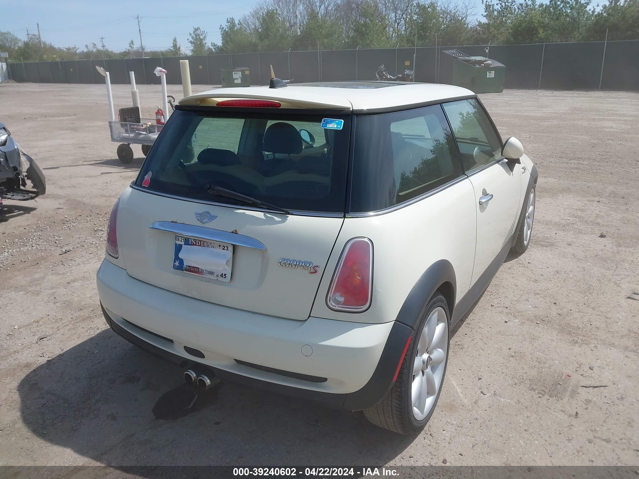 Photo 3 VIN: WMWRE33455TG95283 - MINI COOPER 