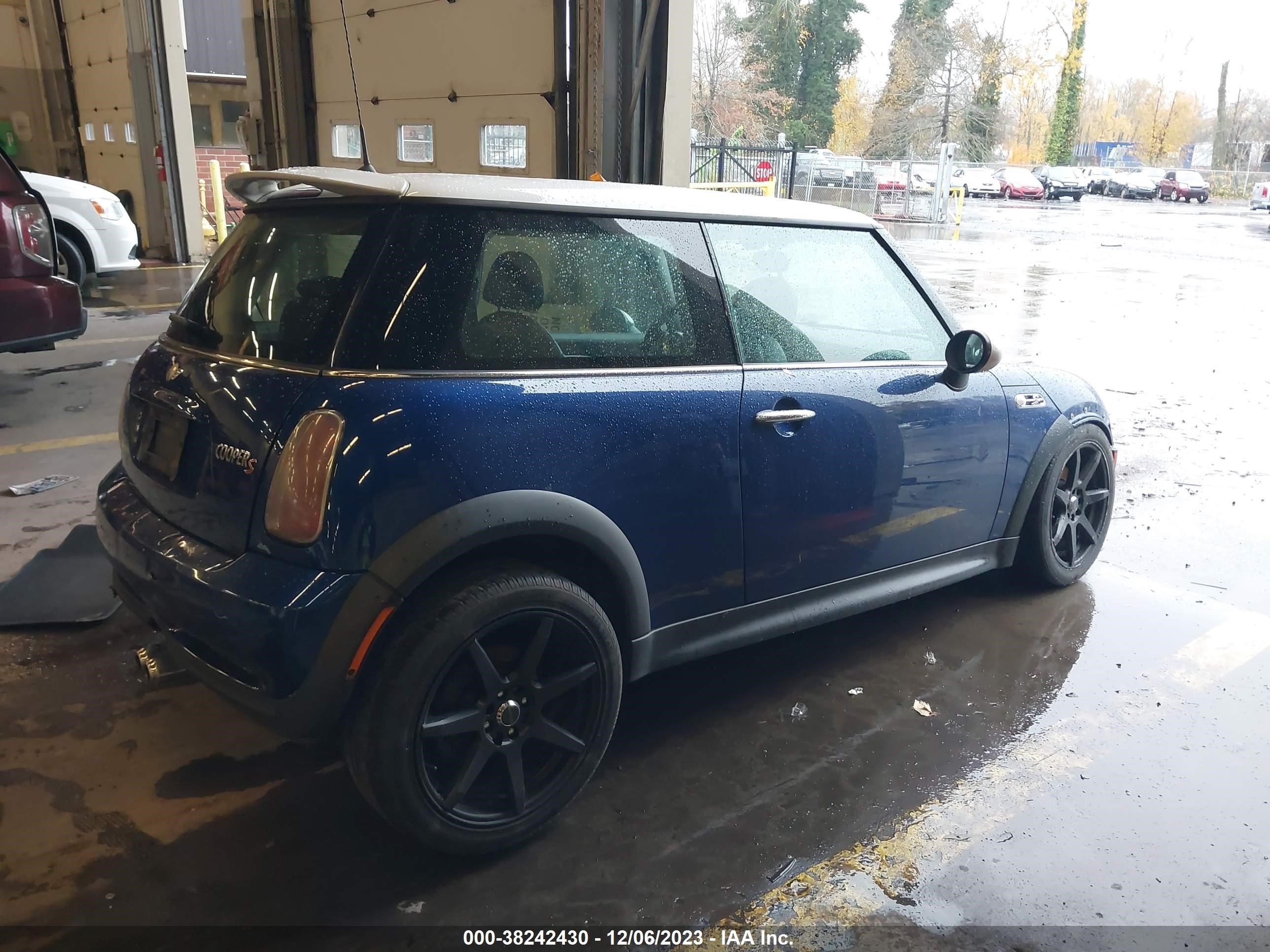 Photo 3 VIN: WMWRE33464TD77459 - MINI COOPER 