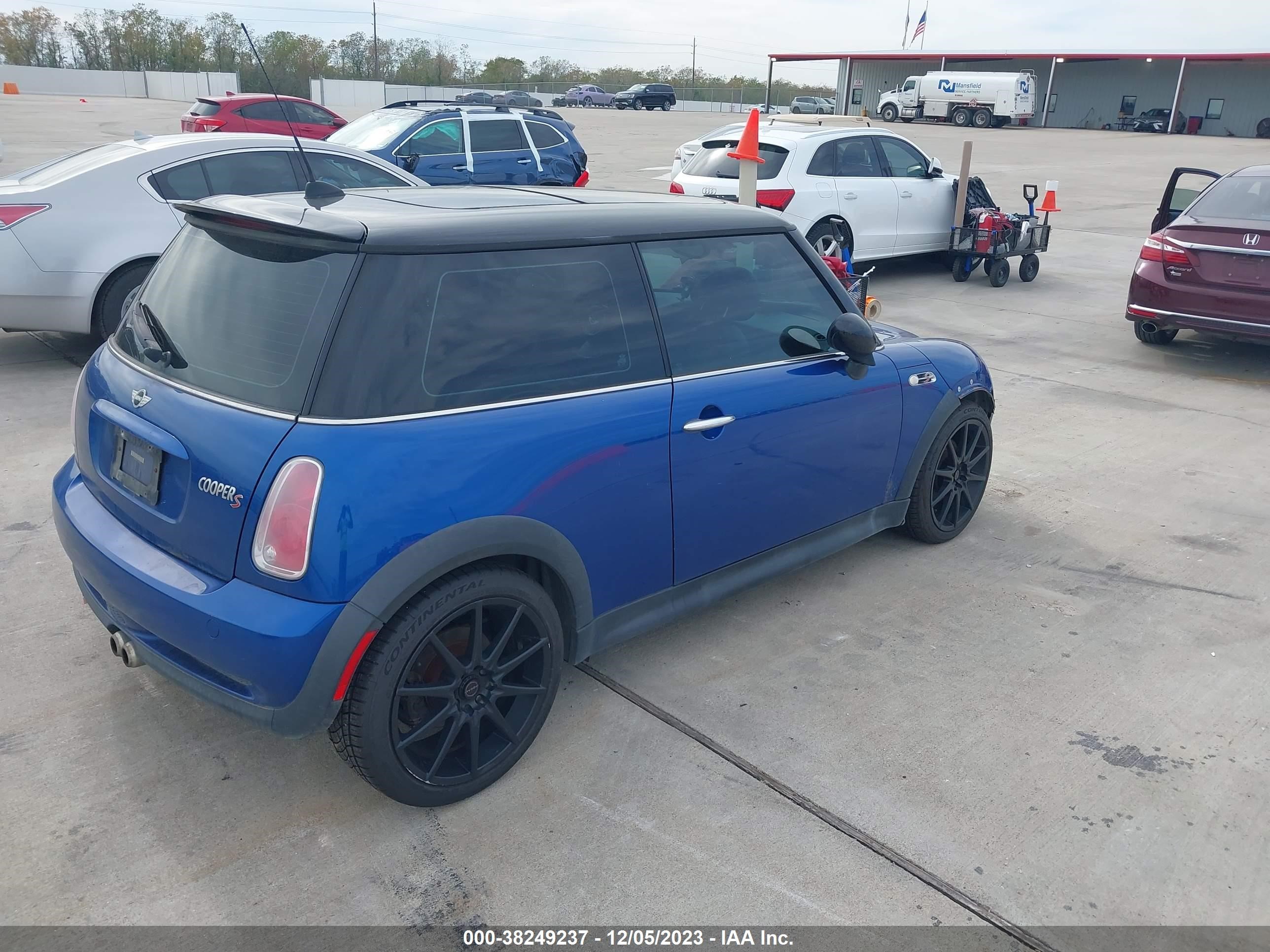 Photo 3 VIN: WMWRE33475TD96295 - MINI COOPER 