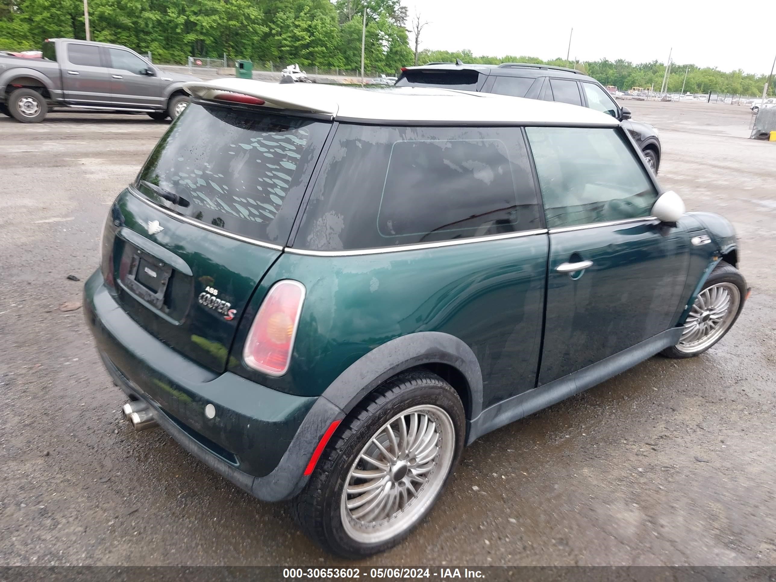 Photo 3 VIN: WMWRE33484TD85644 - MINI COOPER 