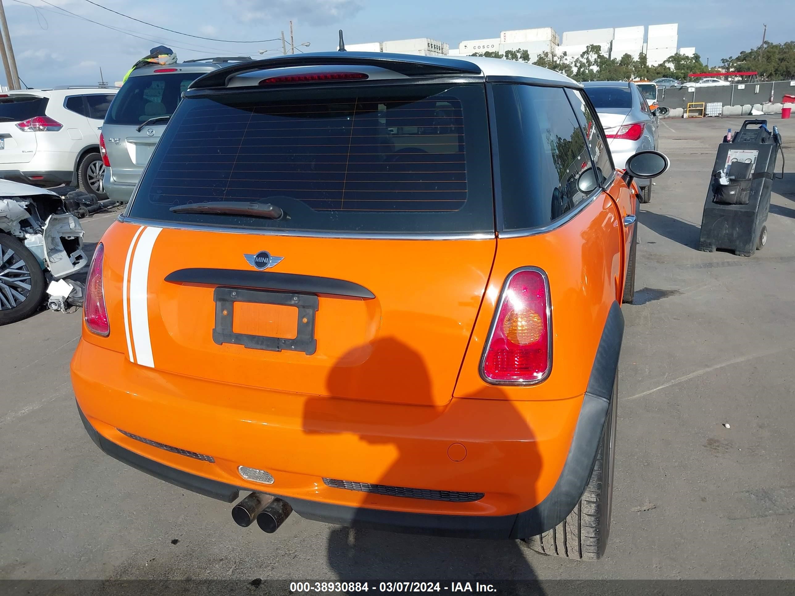 Photo 15 VIN: WMWRE33484TD86986 - MINI COOPER 