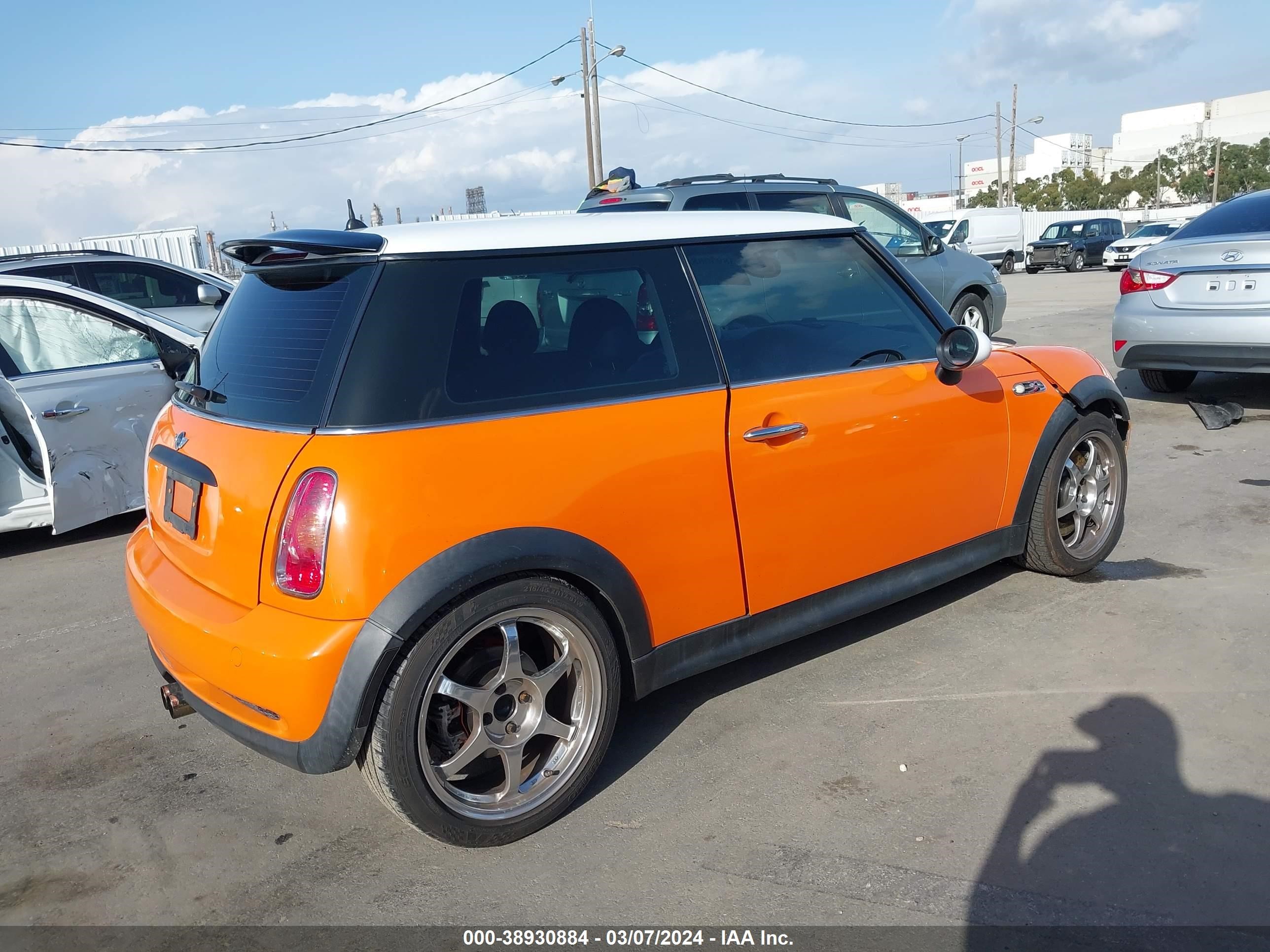 Photo 3 VIN: WMWRE33484TD86986 - MINI COOPER 