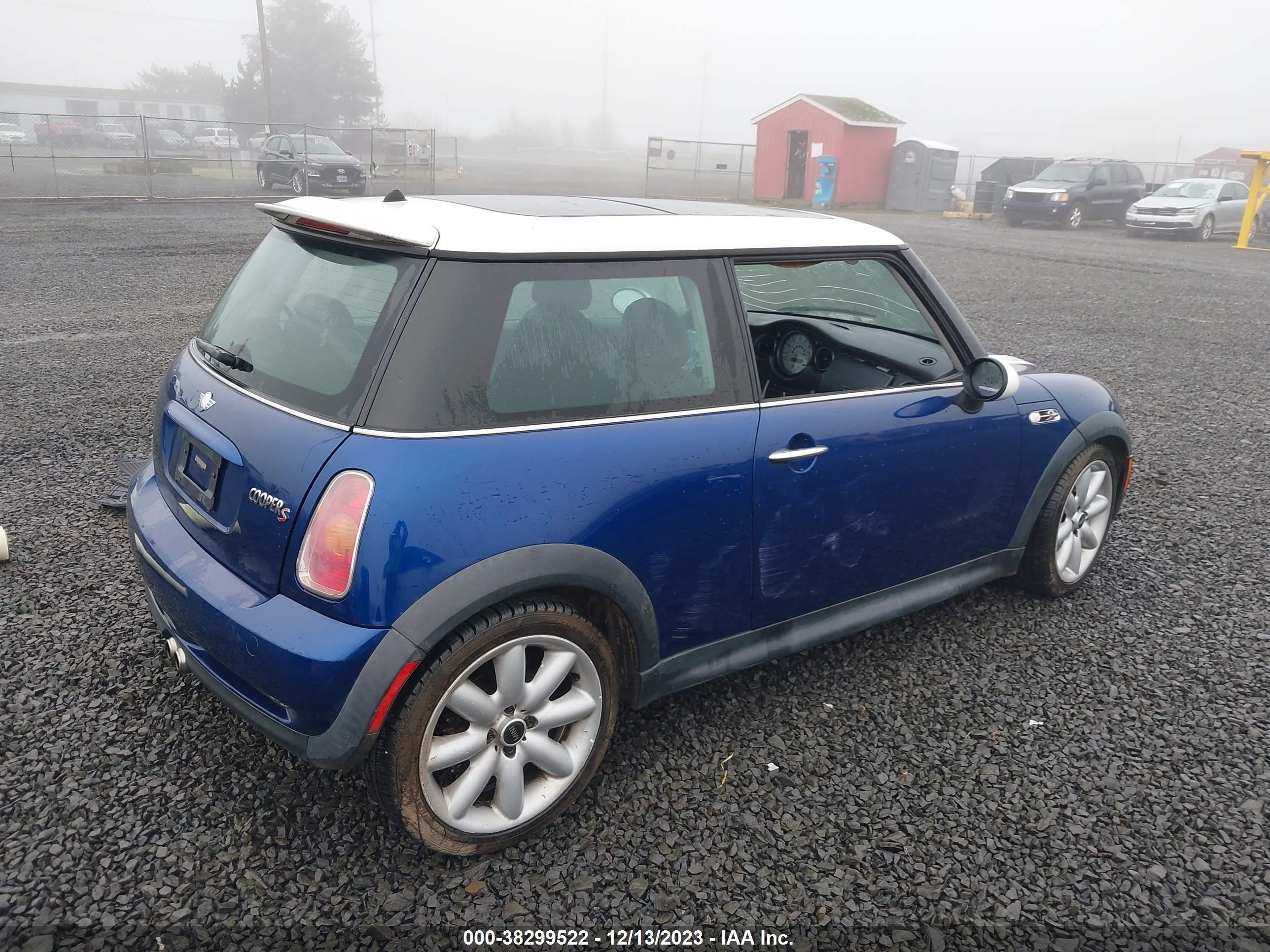 Photo 3 VIN: WMWRE33494TD88276 - MINI COOPER 