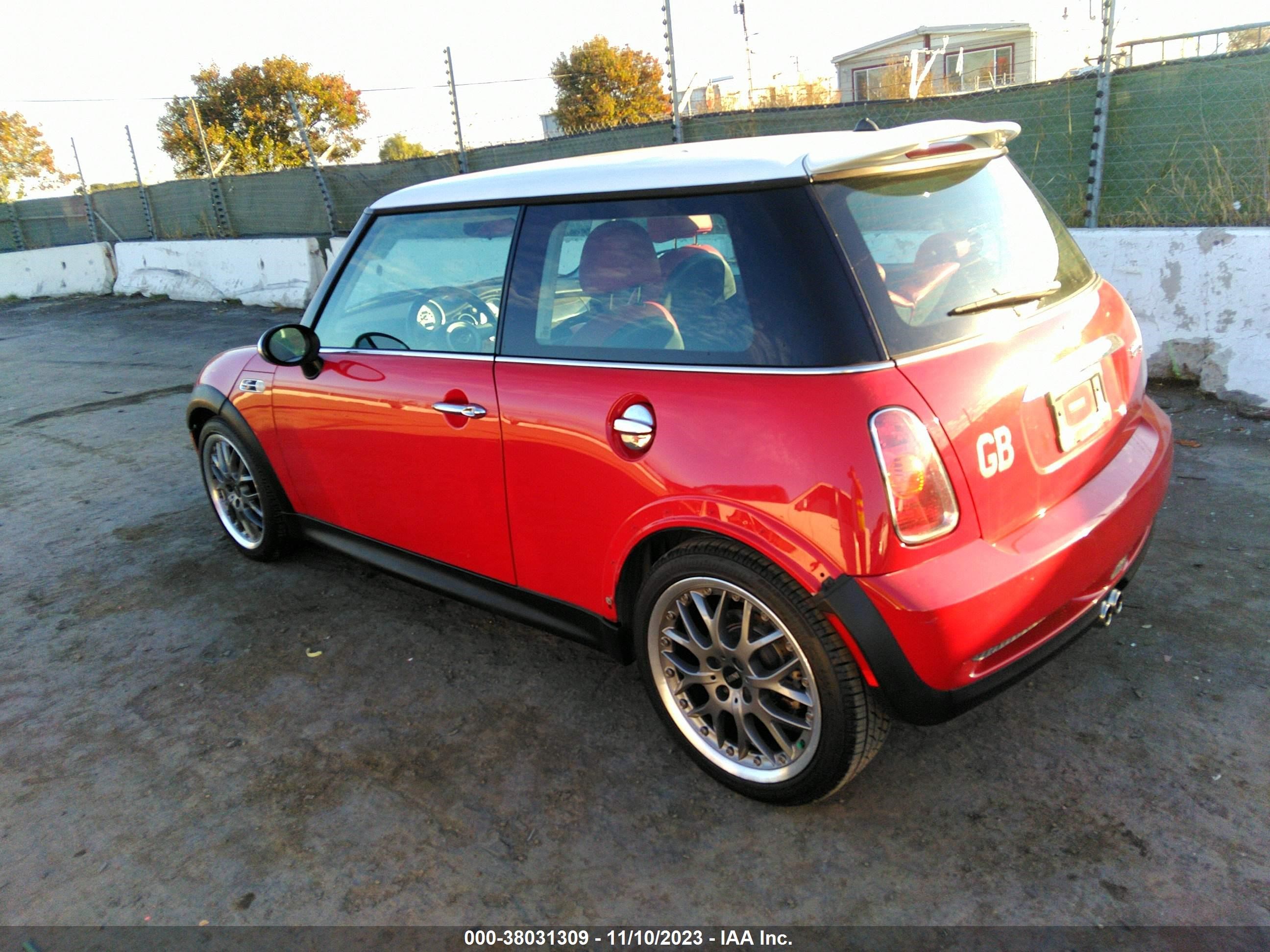 Photo 2 VIN: WMWRE33494TD90223 - MINI COOPER 