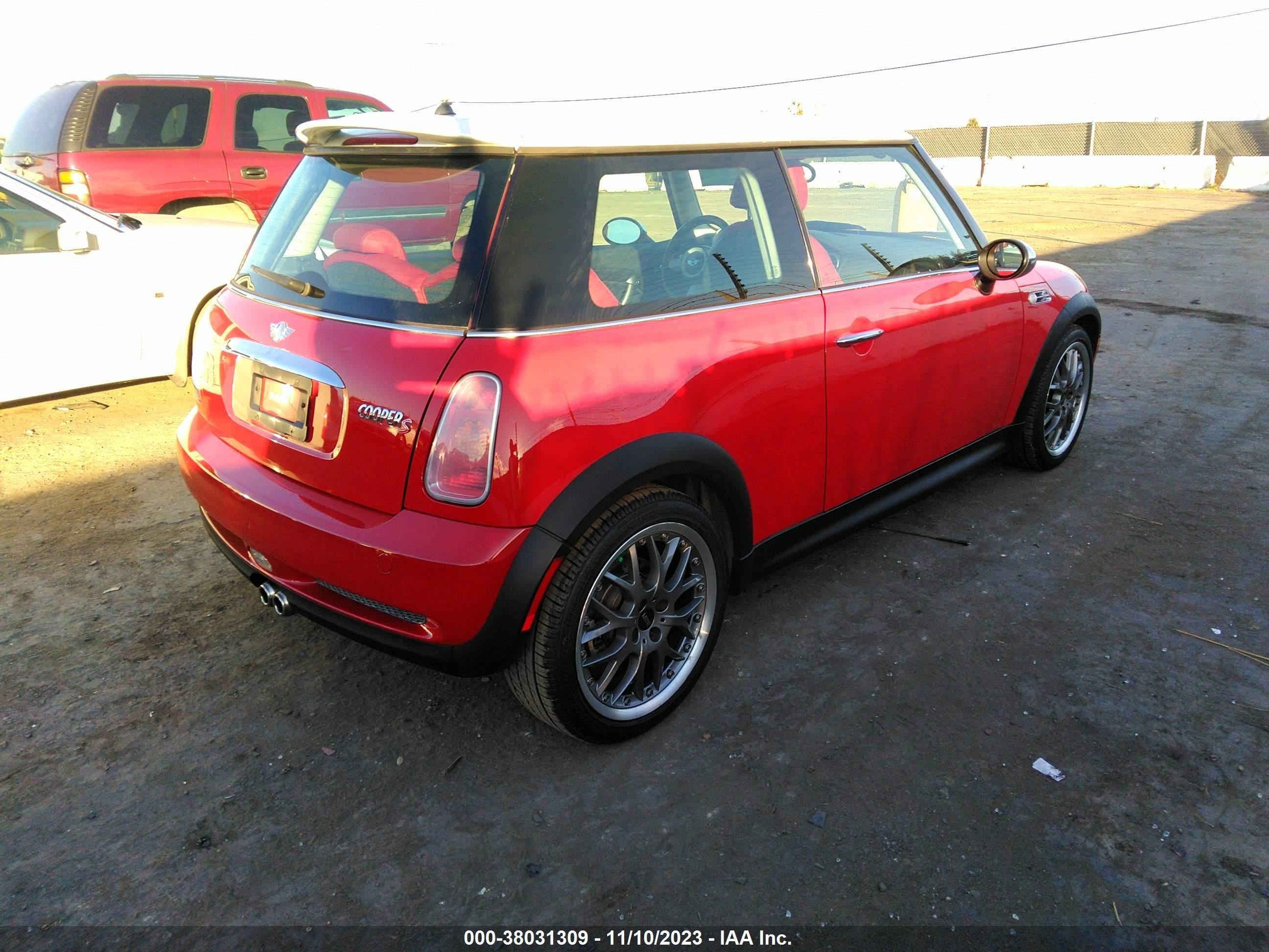 Photo 3 VIN: WMWRE33494TD90223 - MINI COOPER 