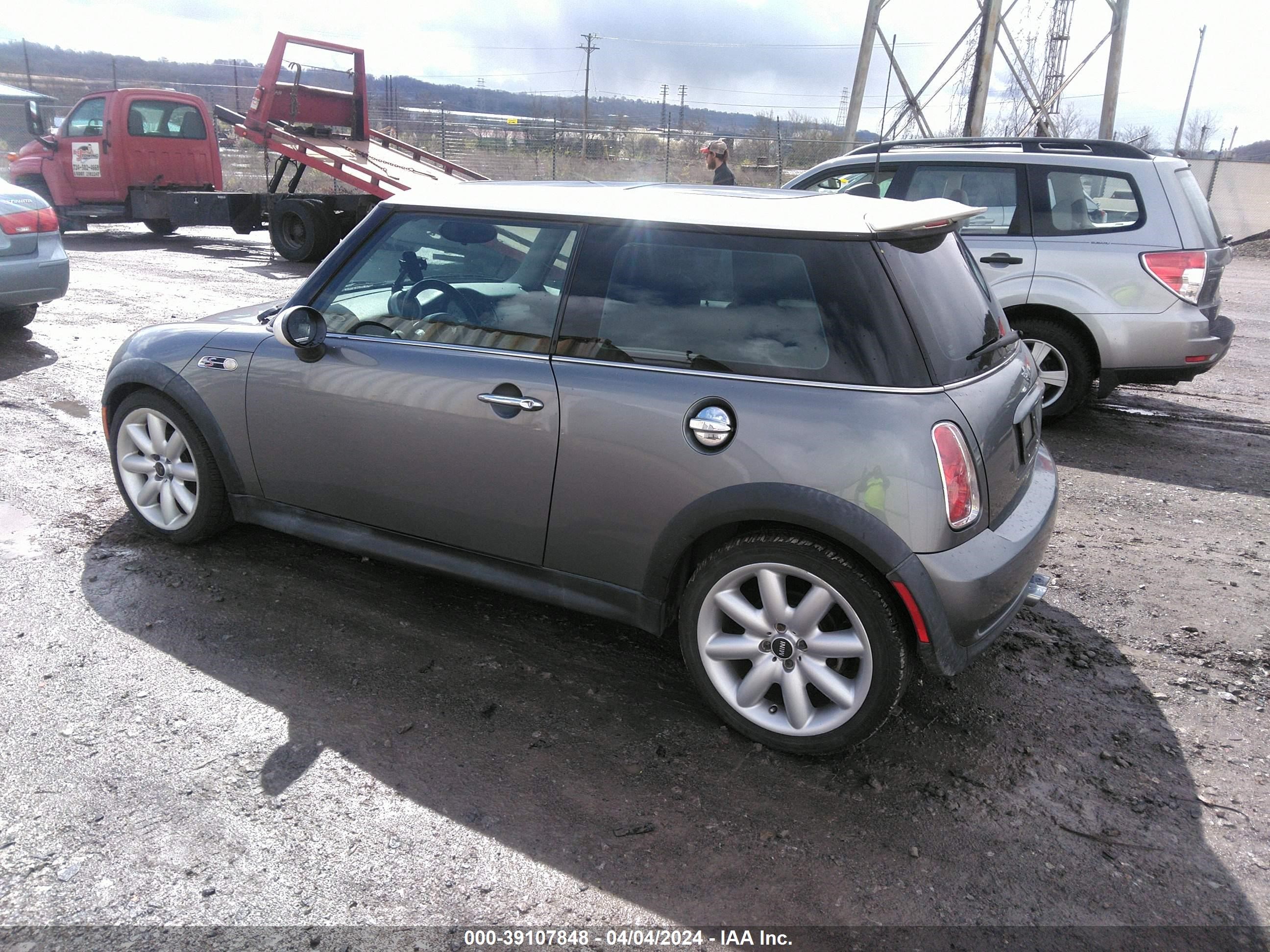 Photo 2 VIN: WMWRE33495TD98517 - MINI COOPER 