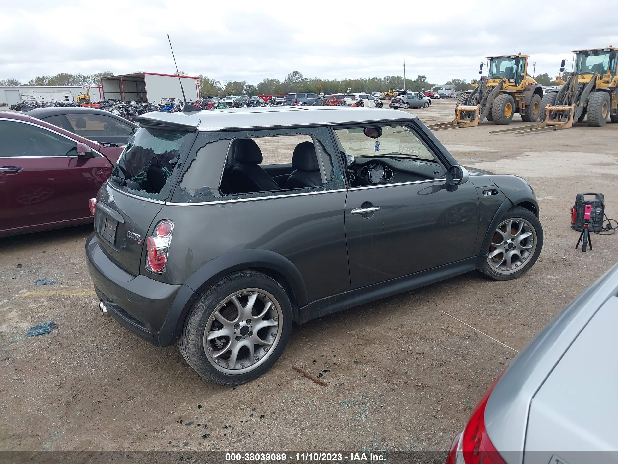 Photo 3 VIN: WMWRE33546TN27657 - MINI COOPER 