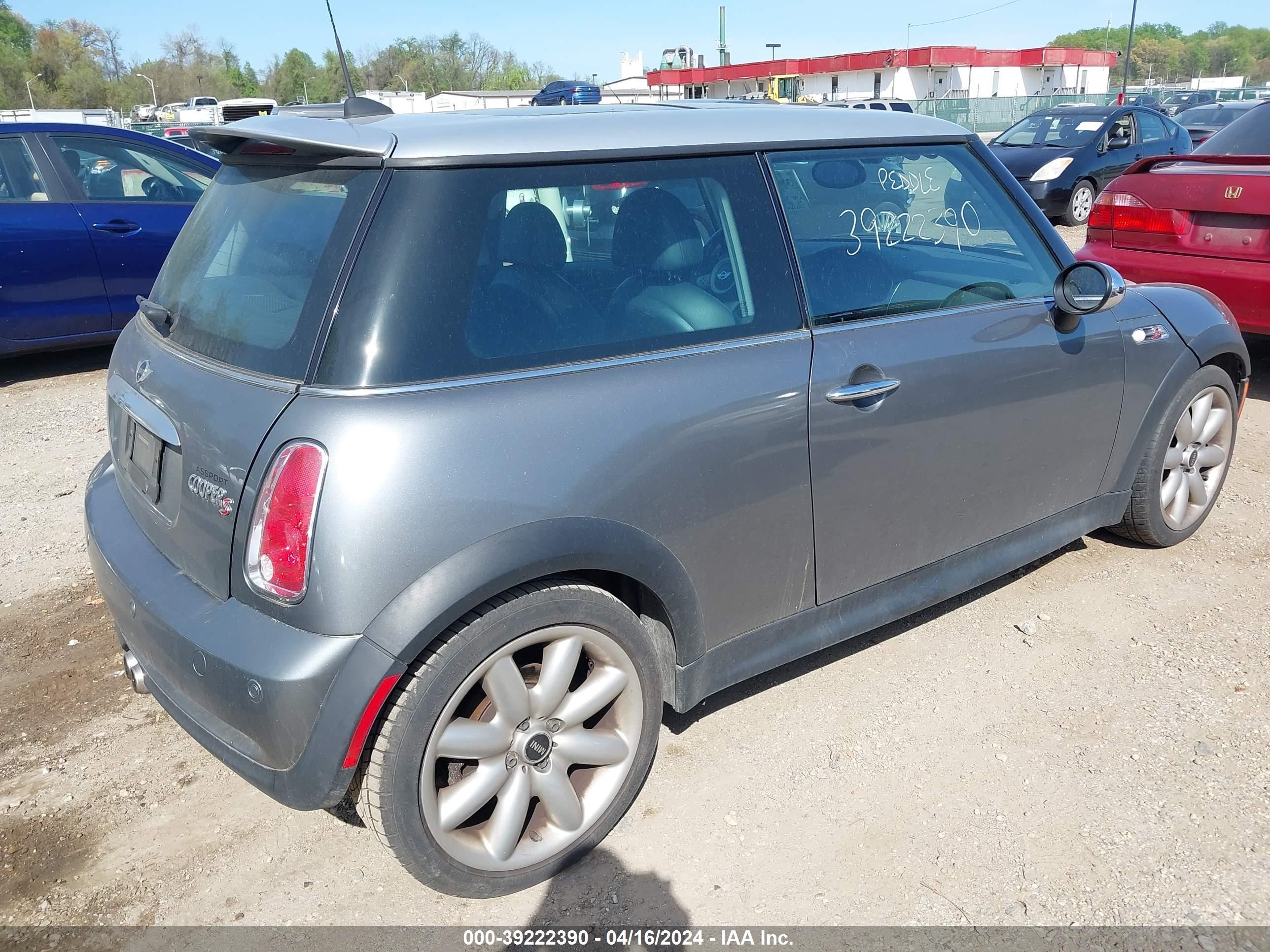 Photo 3 VIN: WMWRE33566TN26431 - MINI COOPER 