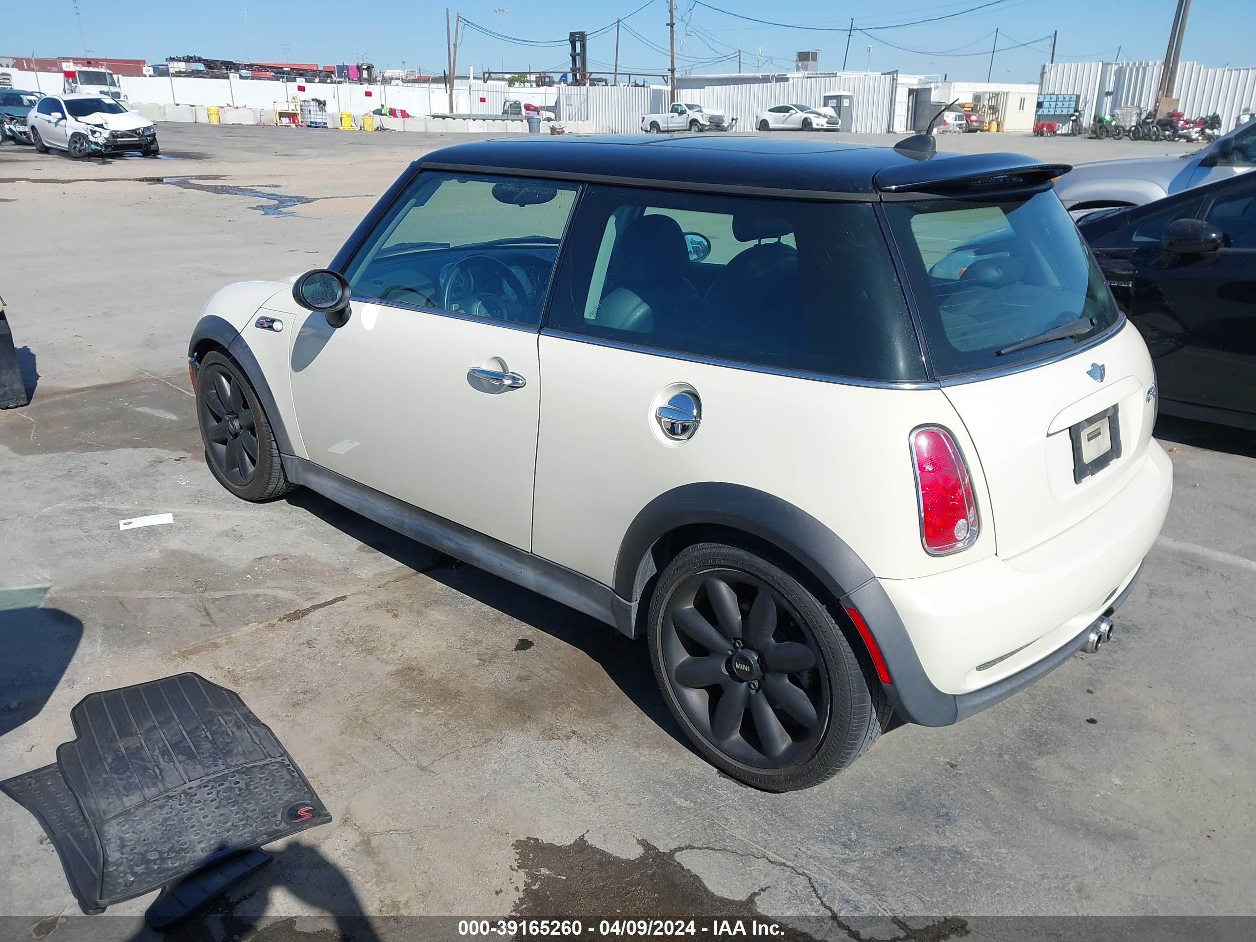 Photo 2 VIN: WMWRE33576TJ40536 - MINI COOPER 