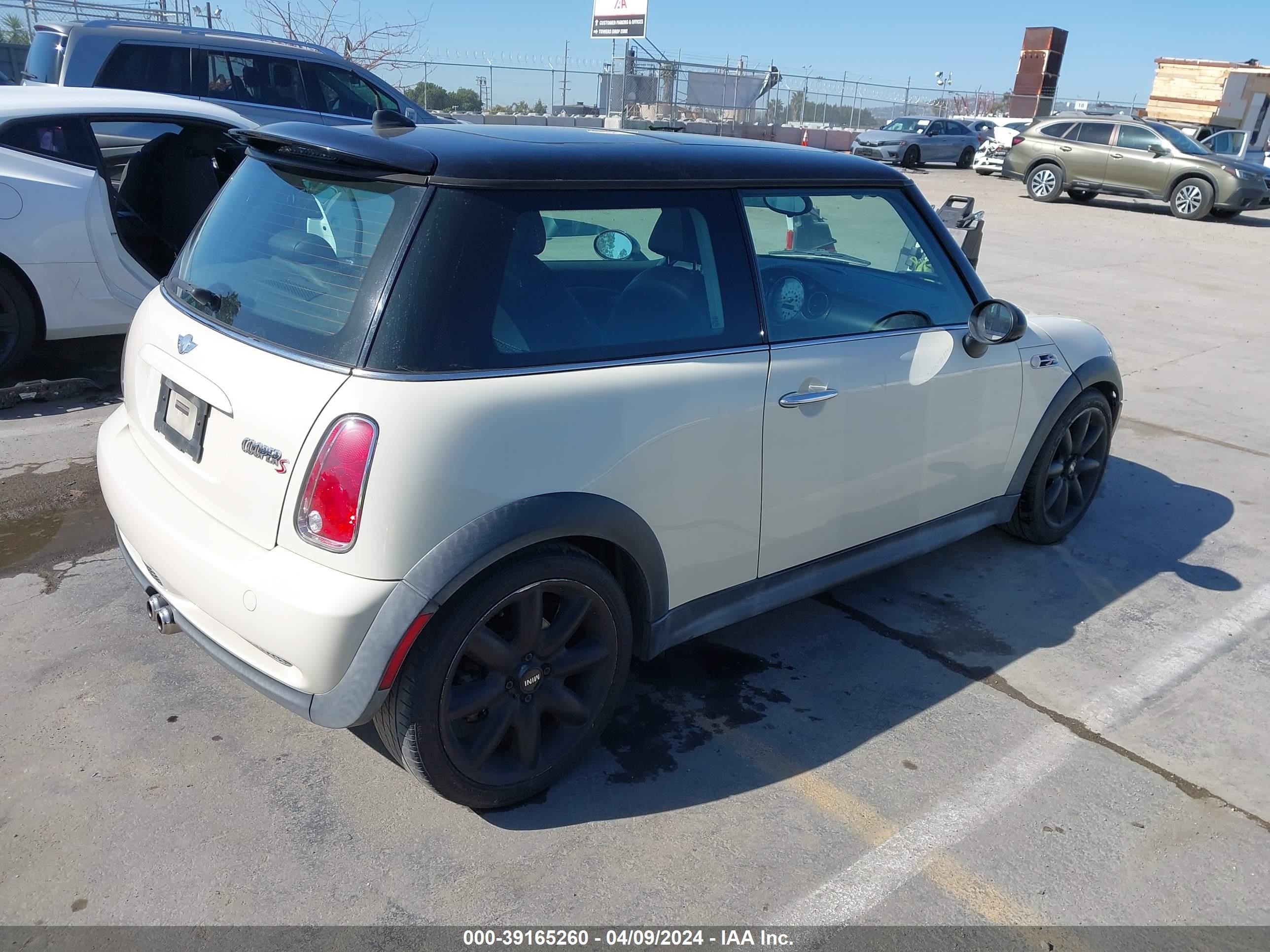 Photo 3 VIN: WMWRE33576TJ40536 - MINI COOPER 