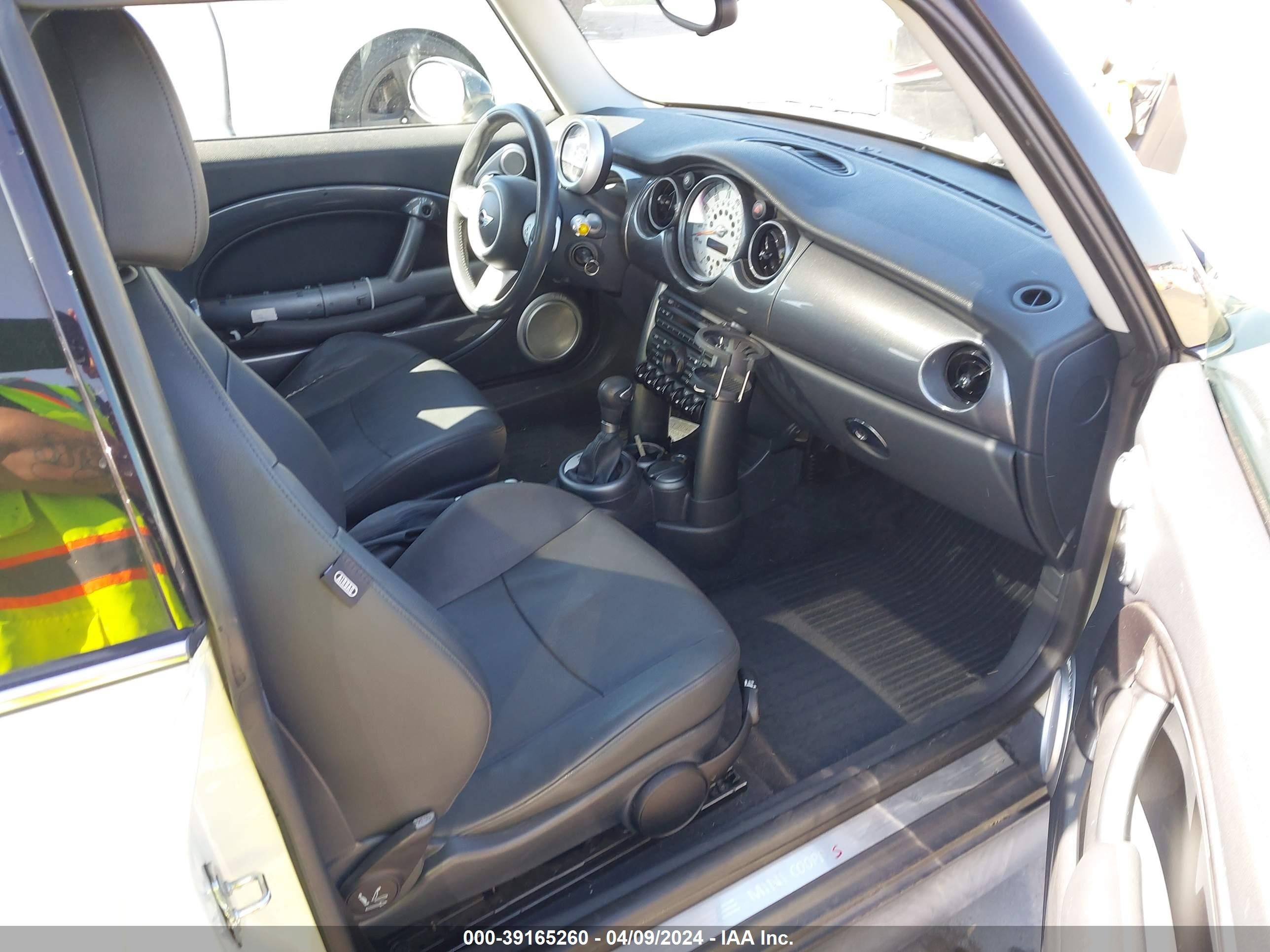 Photo 4 VIN: WMWRE33576TJ40536 - MINI COOPER 