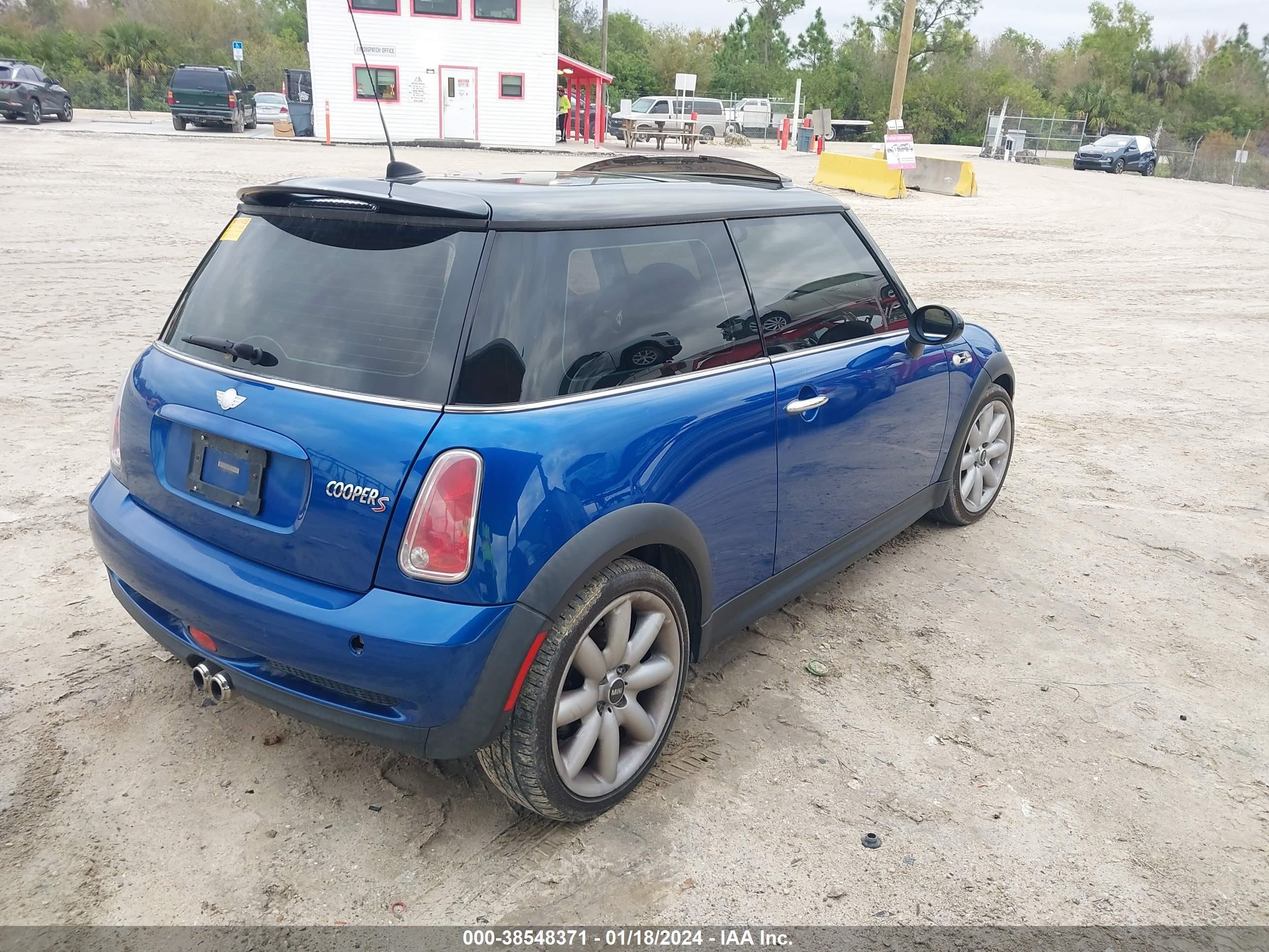 Photo 3 VIN: WMWRE33586TL21547 - MINI COOPER 