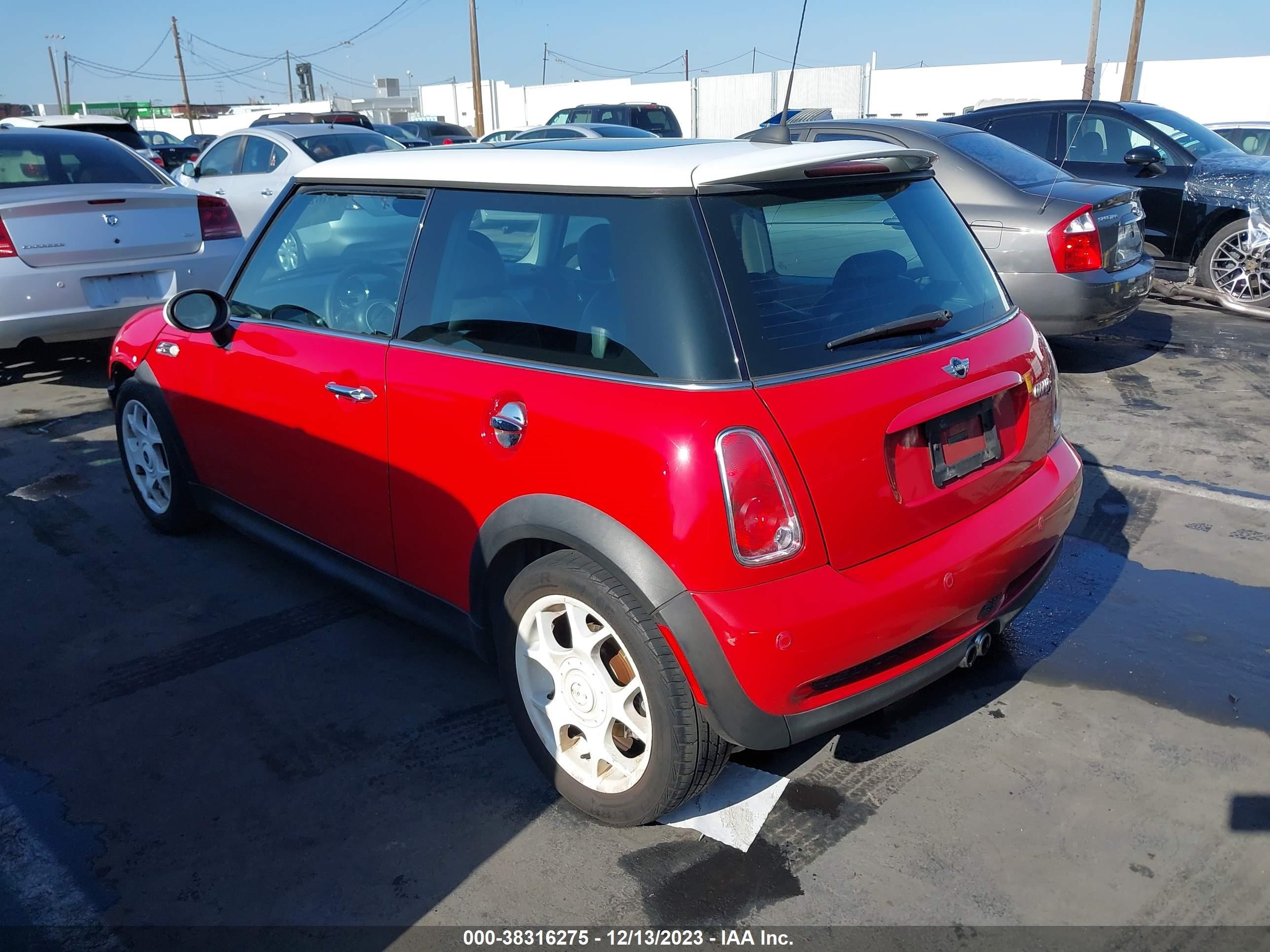 Photo 2 VIN: WMWRE335X6TJ38683 - MINI COOPER 