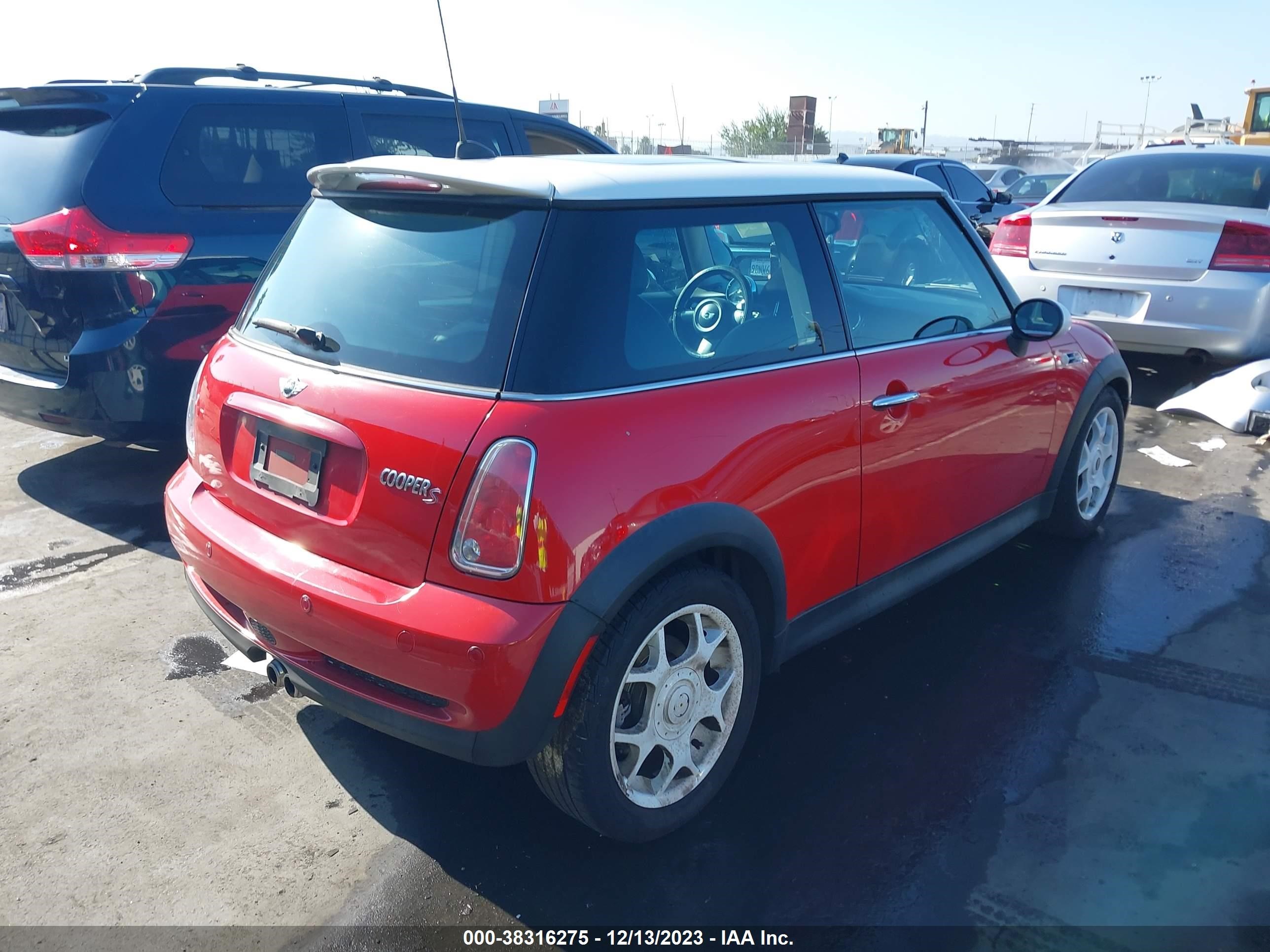 Photo 3 VIN: WMWRE335X6TJ38683 - MINI COOPER 