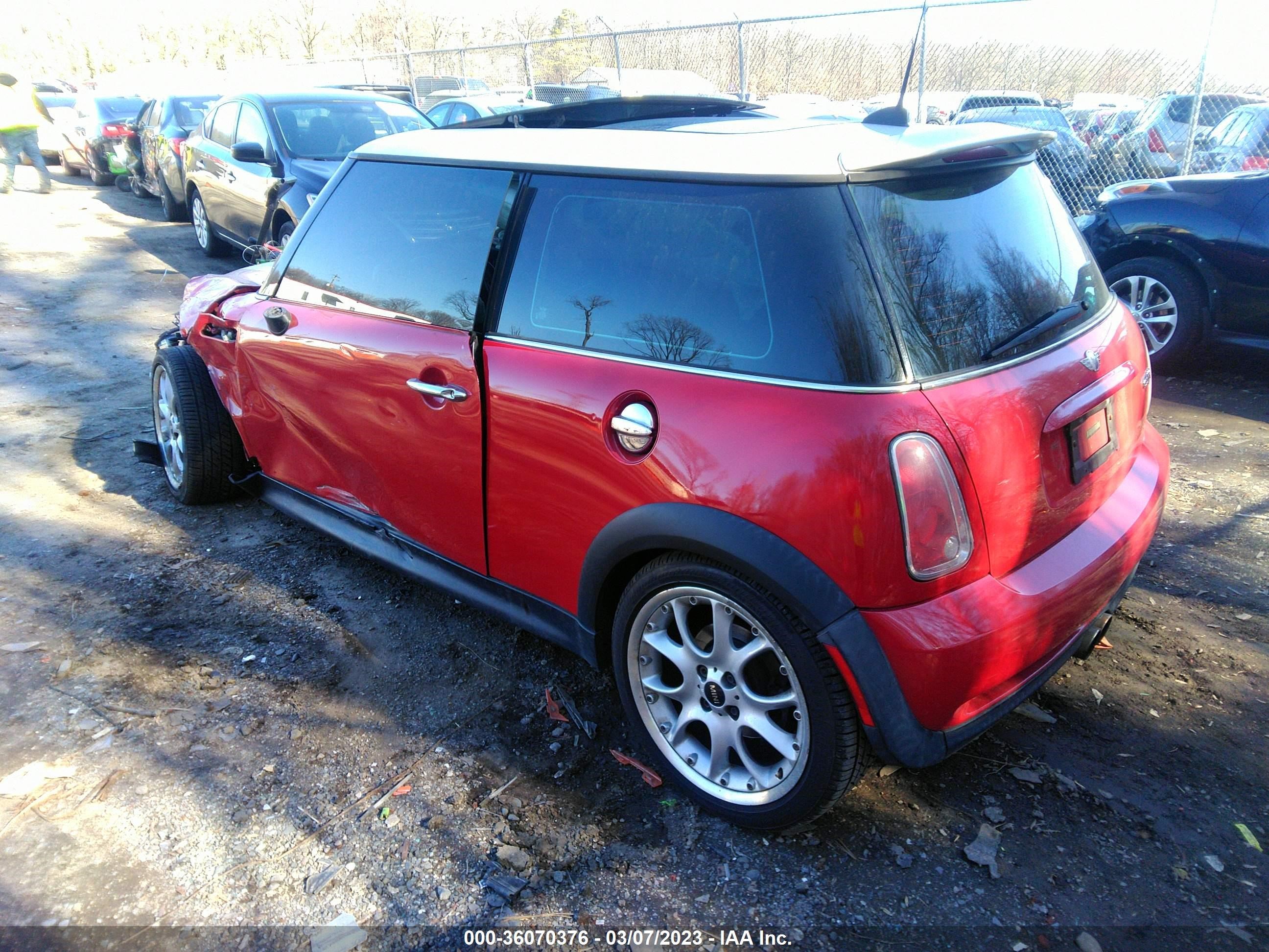 Photo 2 VIN: WMWRE335X6TL16110 - MINI COOPER 