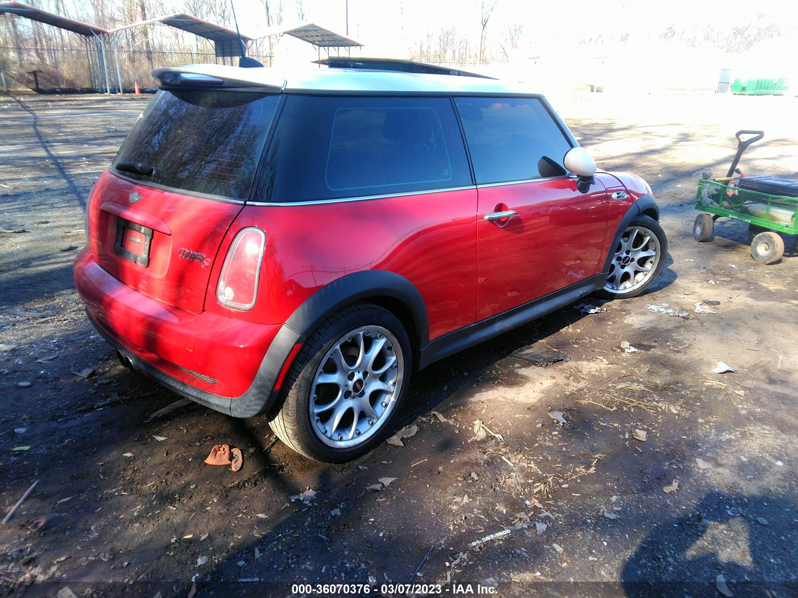 Photo 3 VIN: WMWRE335X6TL16110 - MINI COOPER 