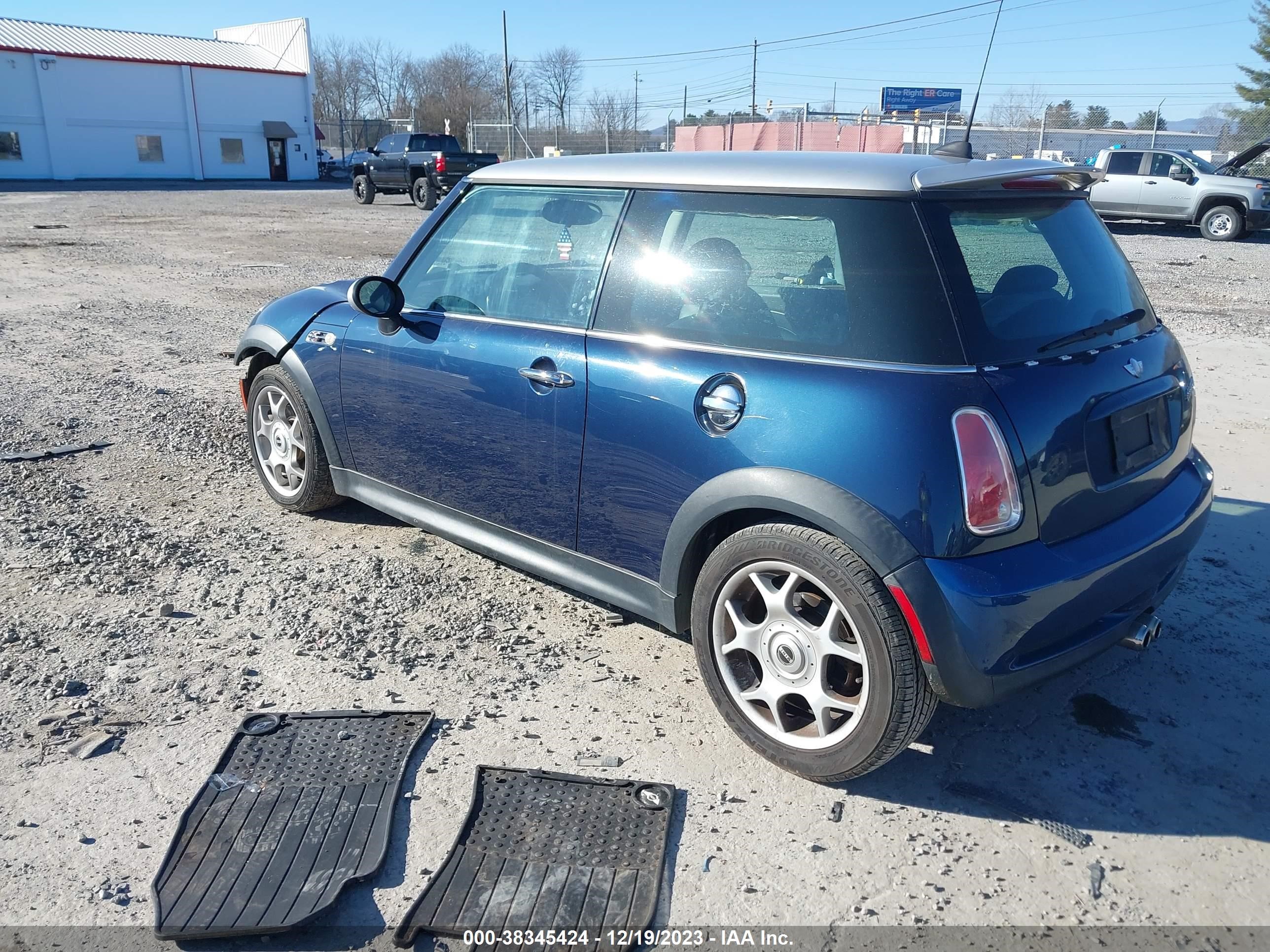 Photo 2 VIN: WMWRE335X6TL23266 - MINI COOPER 