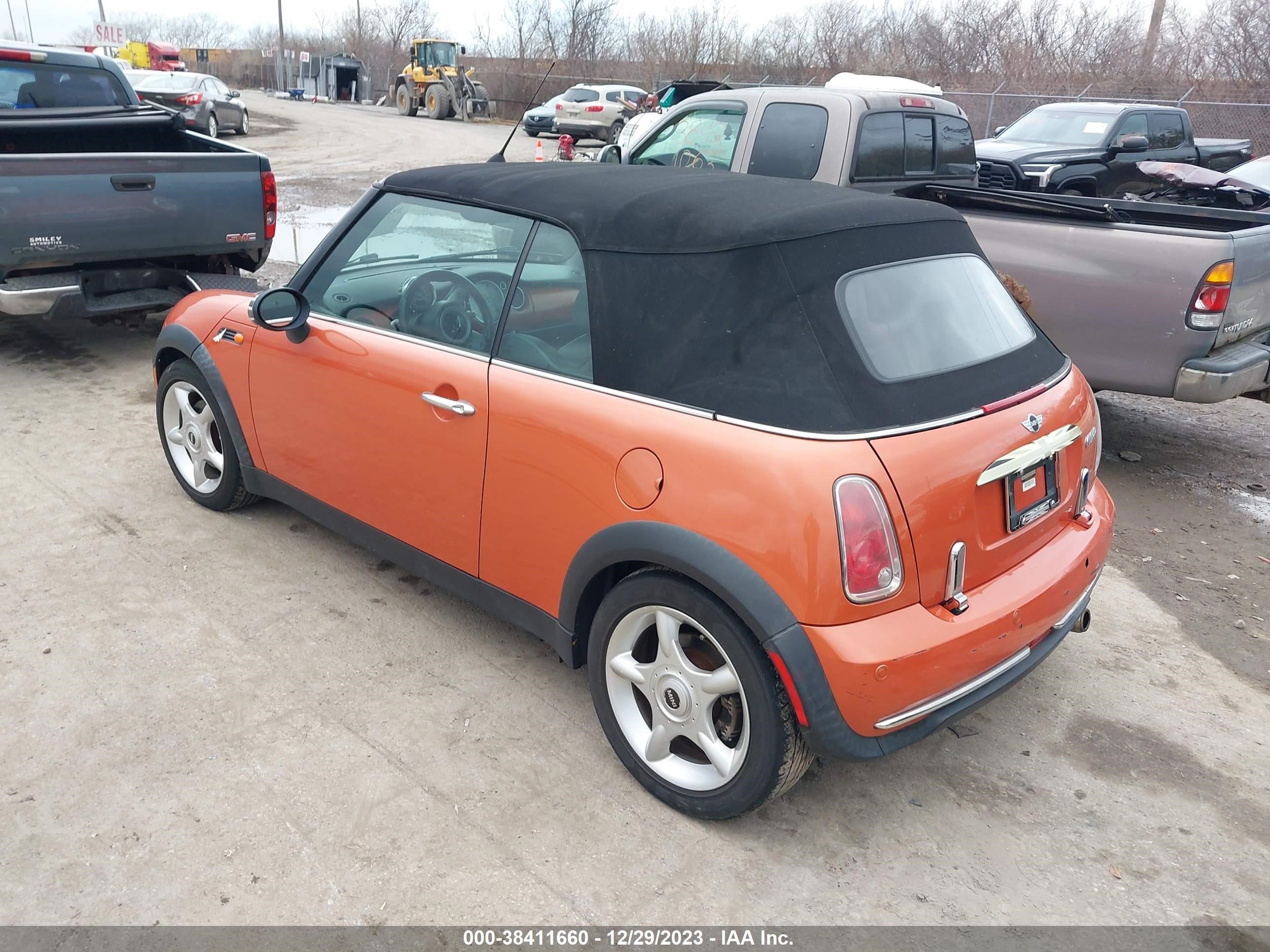 Photo 2 VIN: WMWRF33565TG13177 - MINI COOPER 