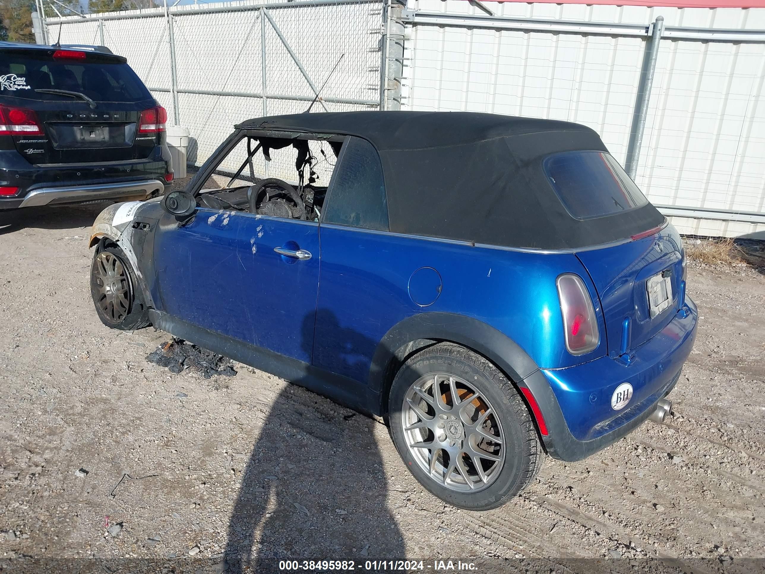 Photo 2 VIN: WMWRH33536TJ42694 - MINI COOPER 