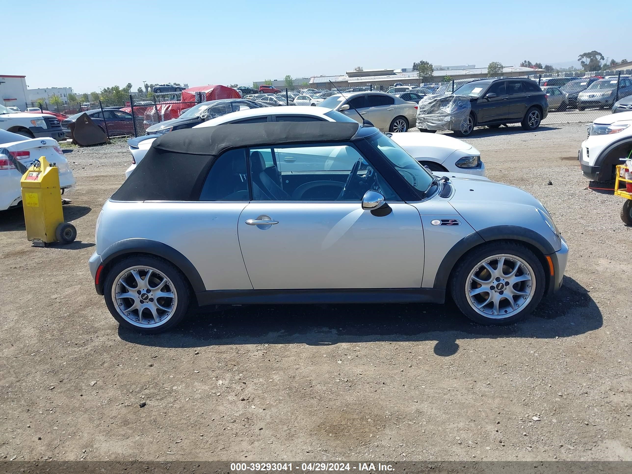 Photo 12 VIN: WMWRH33565TF85732 - MINI COOPER 