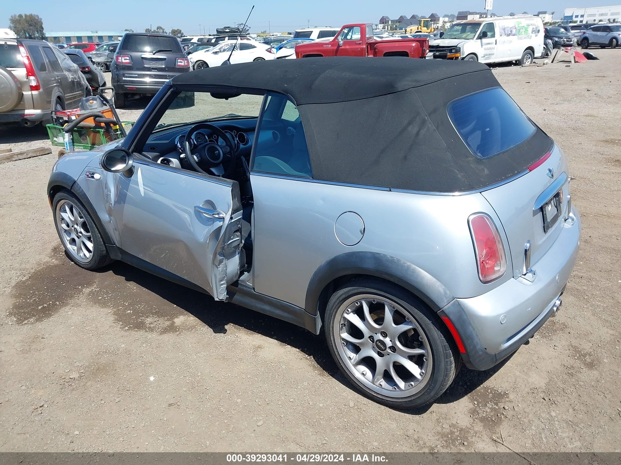 Photo 2 VIN: WMWRH33565TF85732 - MINI COOPER 