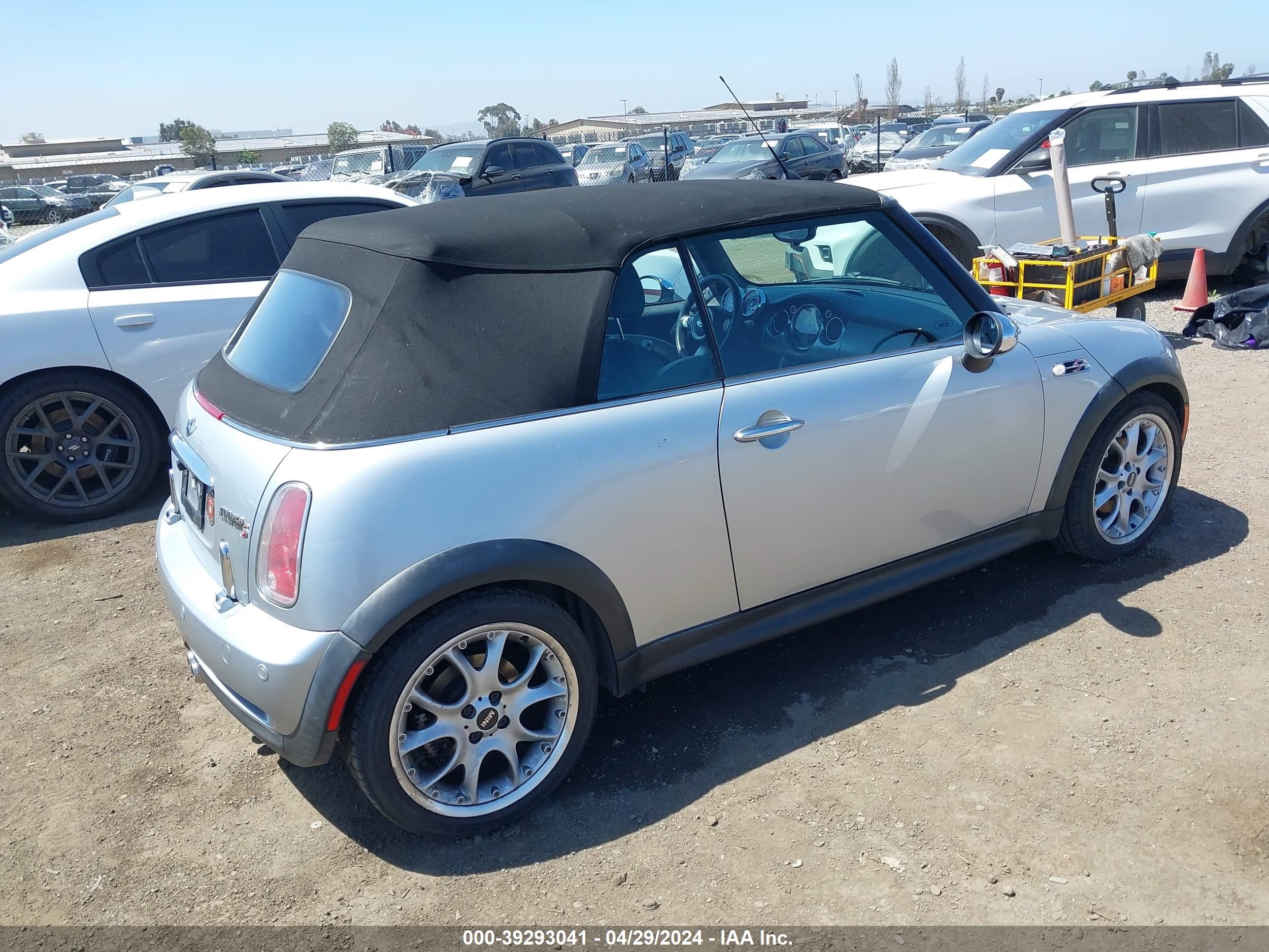 Photo 3 VIN: WMWRH33565TF85732 - MINI COOPER 