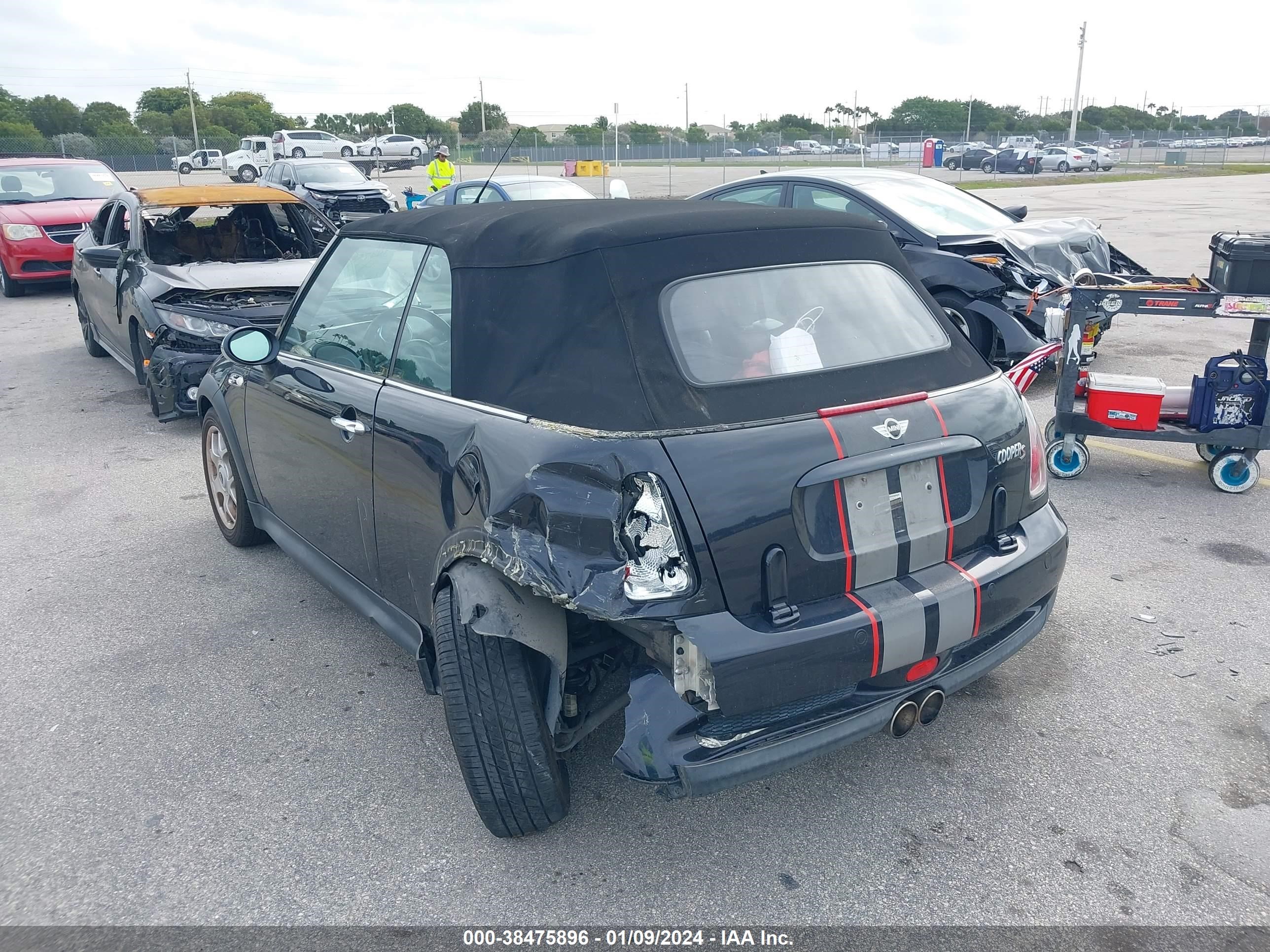 Photo 5 VIN: WMWRH33568TL96886 - MINI COOPER 