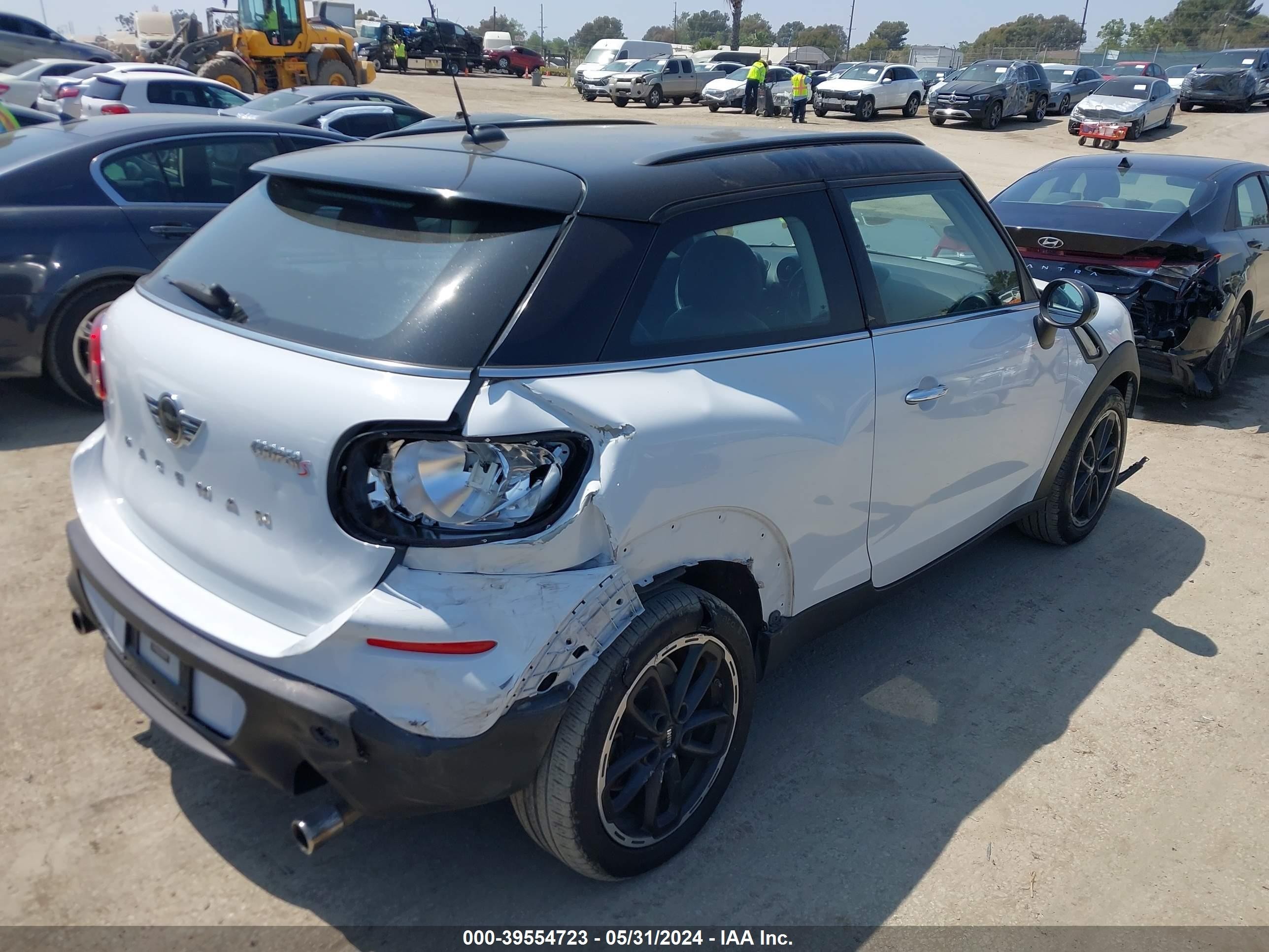 Photo 3 VIN: WMWSS5C52FWT84437 - MINI PACEMAN 