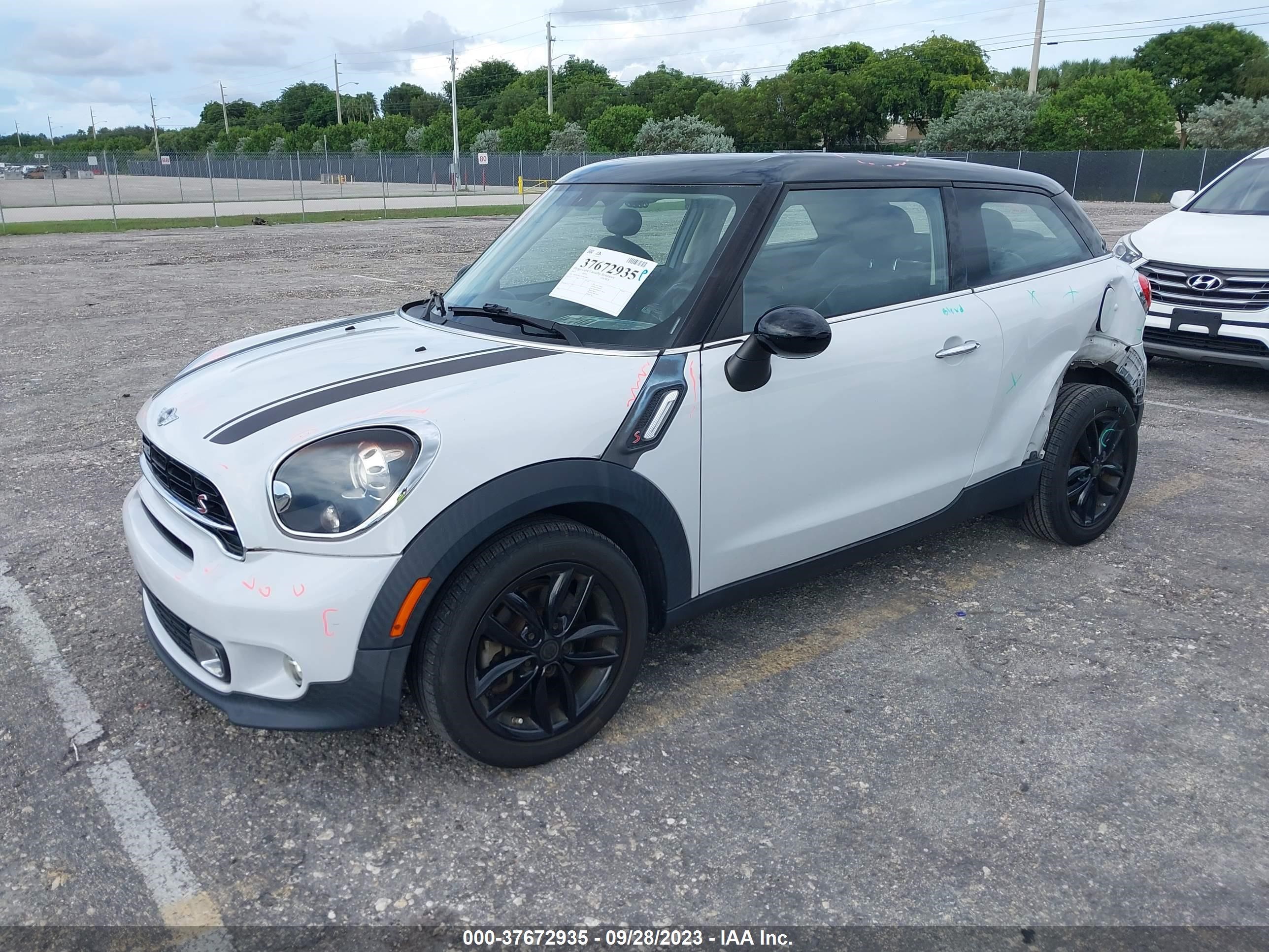 Photo 1 VIN: WMWSS5C53FWS99865 - MINI PACEMAN 