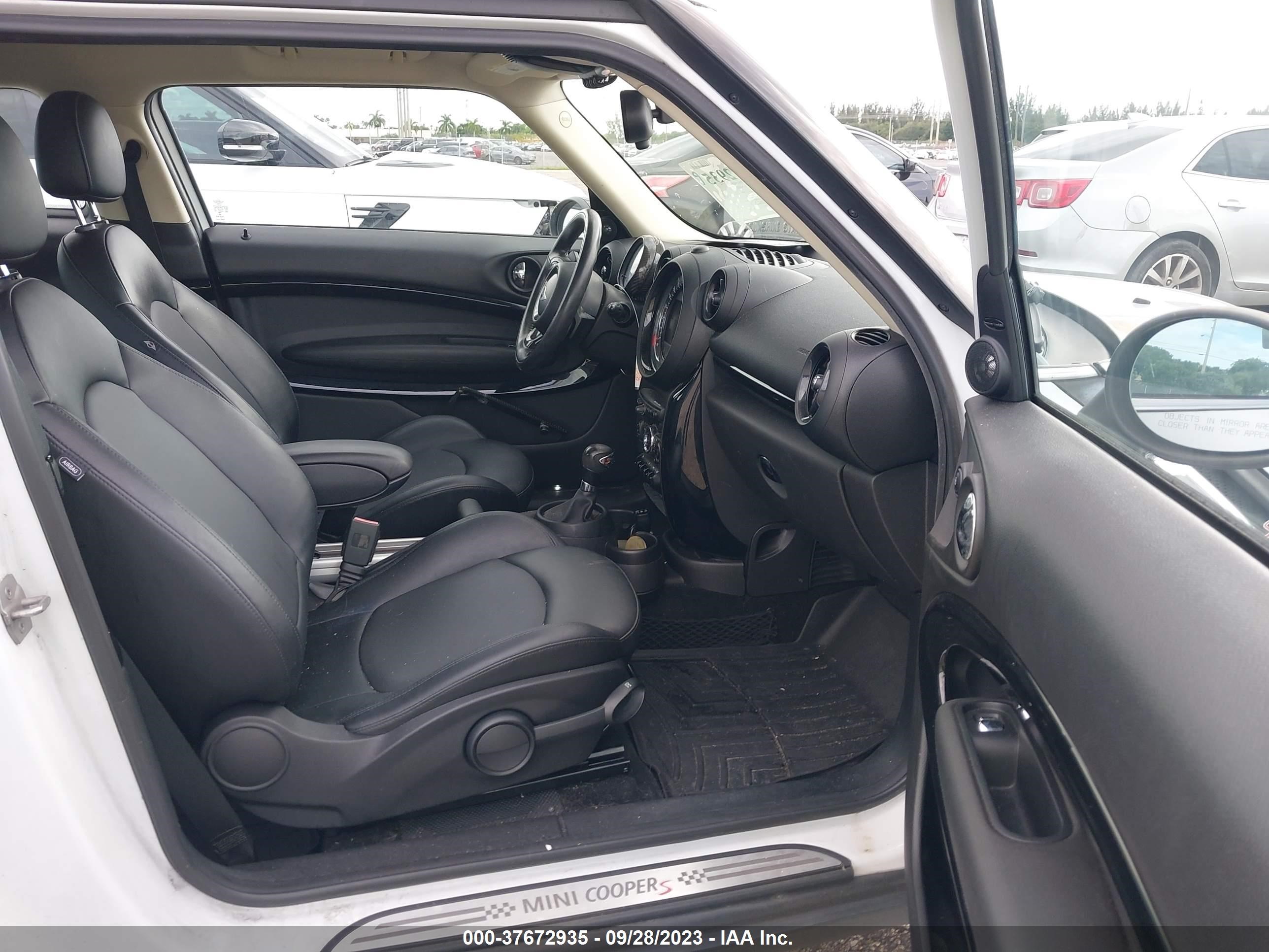 Photo 4 VIN: WMWSS5C53FWS99865 - MINI PACEMAN 