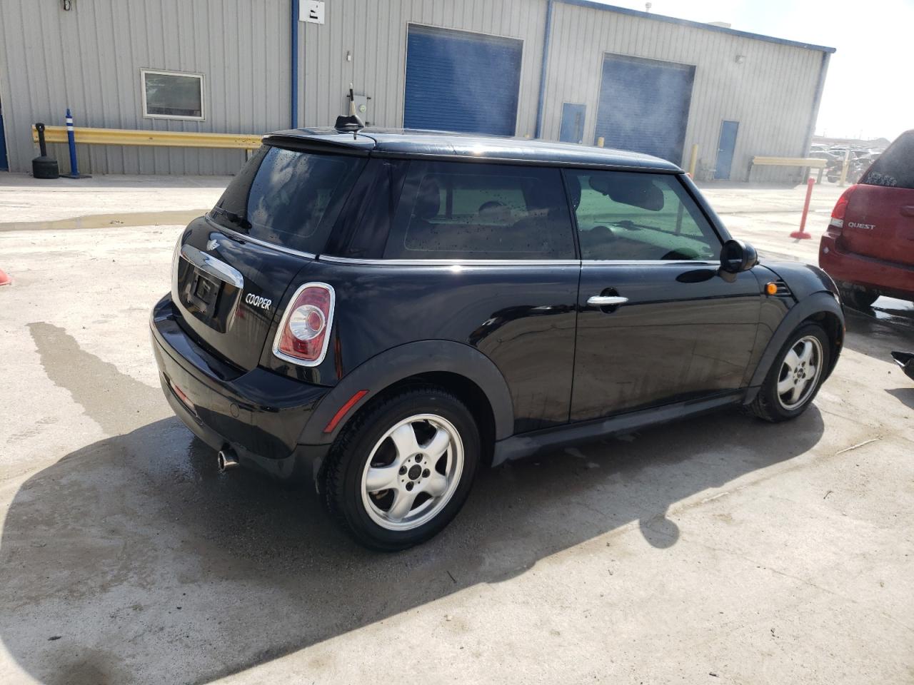 Photo 2 VIN: WMWSU3C50BT095602 - MINI COOPER 