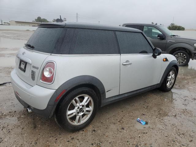 Photo 2 VIN: WMWSU3C51BT092756 - MINI COOPER 