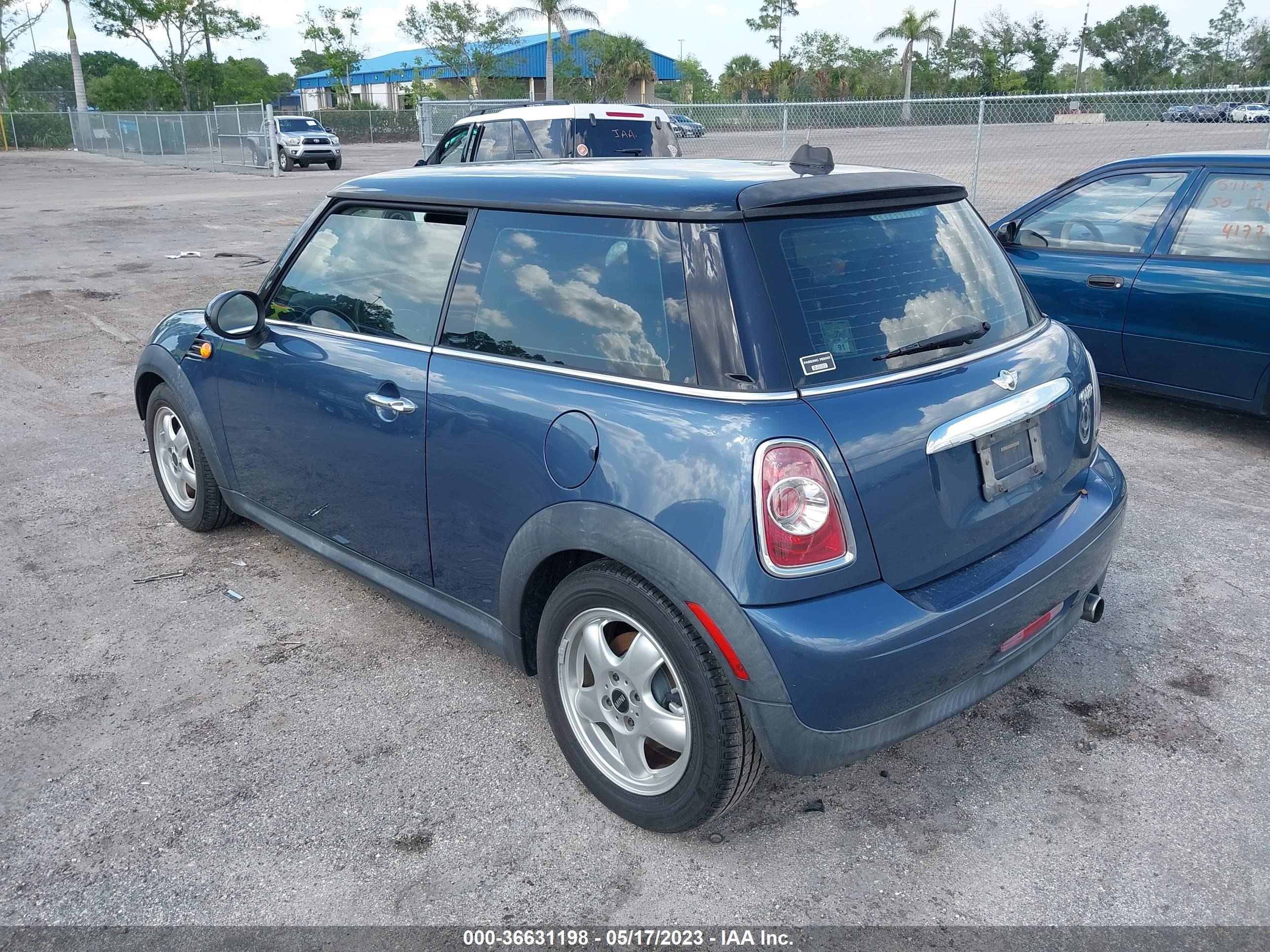 Photo 2 VIN: WMWSU3C51BT099612 - MINI HARD TOP 