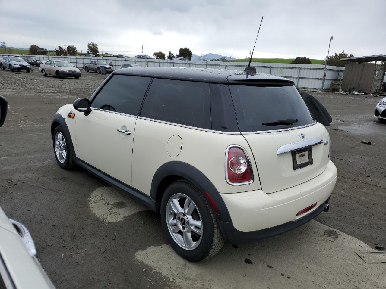 Photo 1 VIN: WMWSU3C53DT684551 - MINI COOPER 