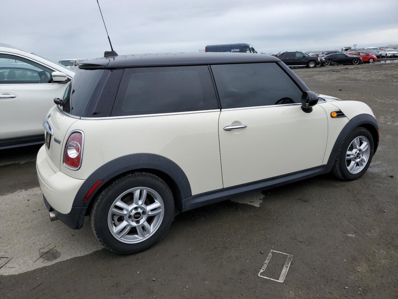 Photo 2 VIN: WMWSU3C53DT684551 - MINI COOPER 