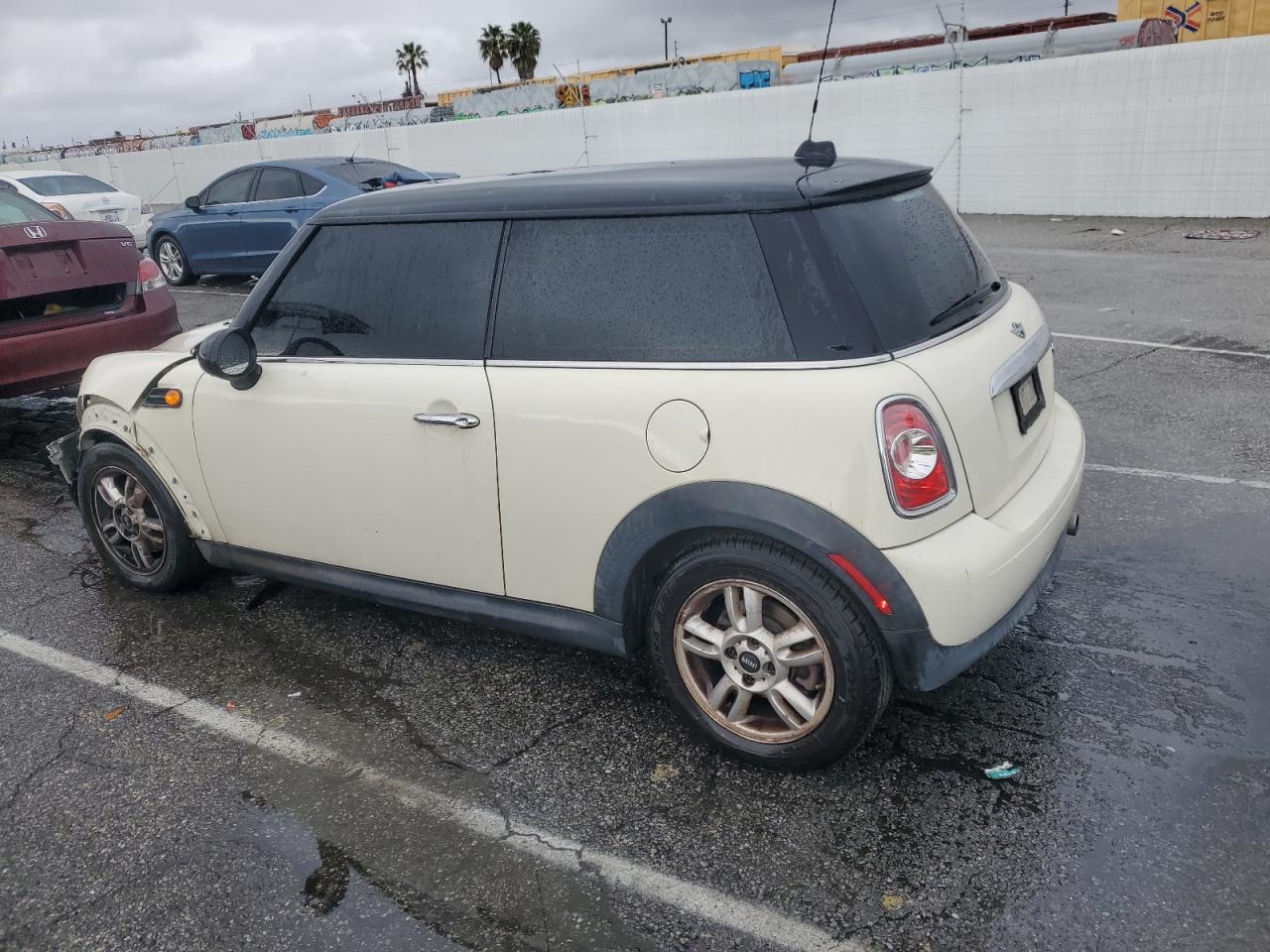 Photo 1 VIN: WMWSU3C54DT685837 - MINI COOPER 