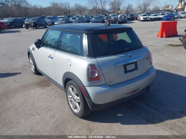 Photo 2 VIN: WMWSU3C55BTX96541 - MINI COOPER 