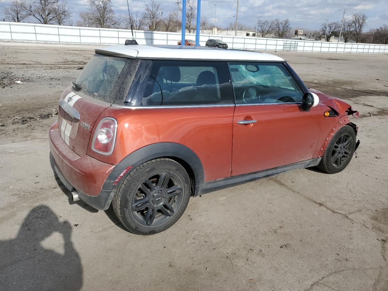 Photo 2 VIN: WMWSU3C55CT369264 - MINI COOPER 