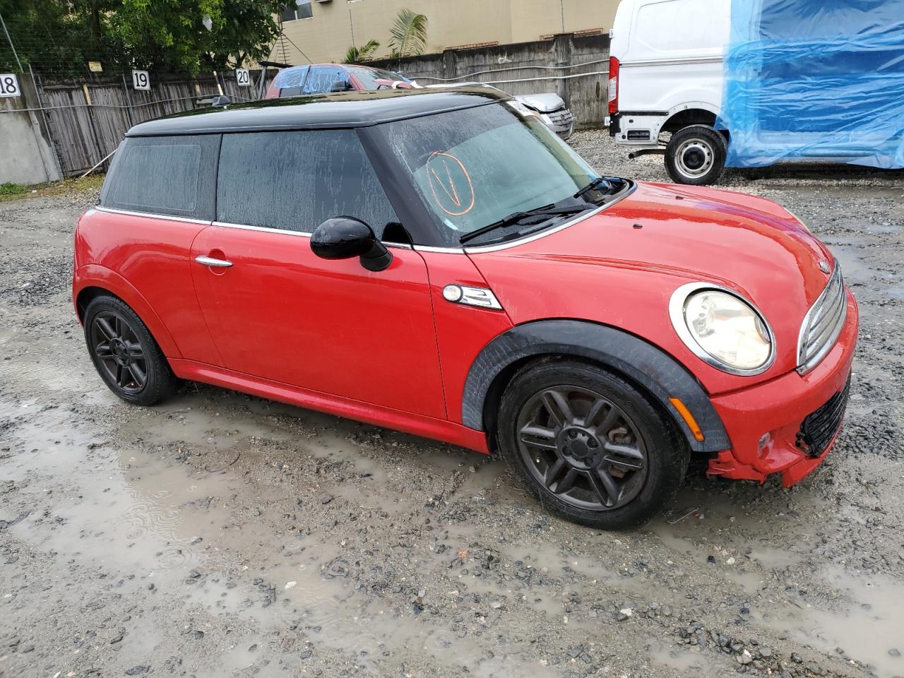 Photo 3 VIN: WMWSU3C56BTX95611 - MINI COOPER 