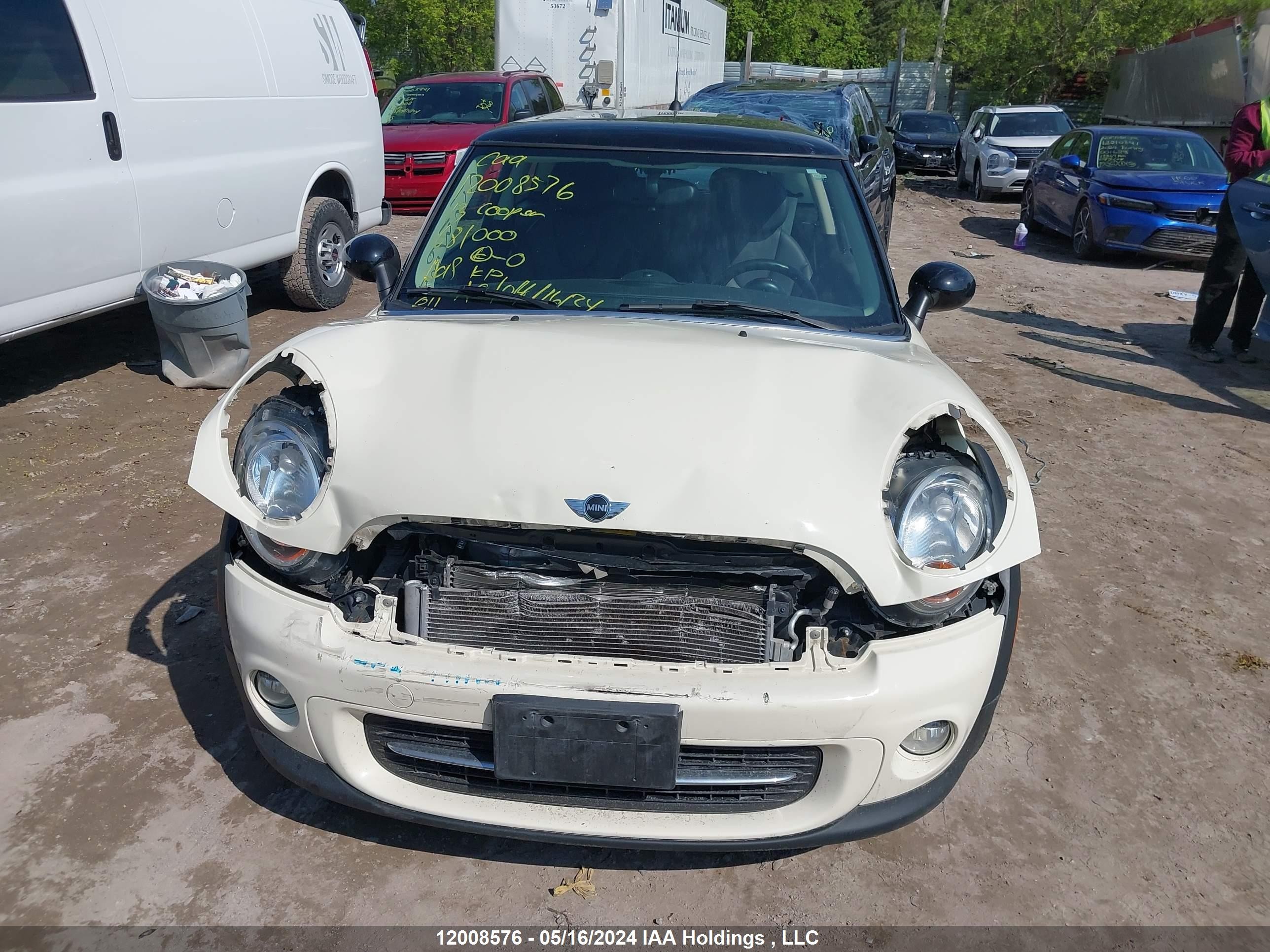 Photo 12 VIN: WMWSU3C56DT681000 - MINI COOPER 