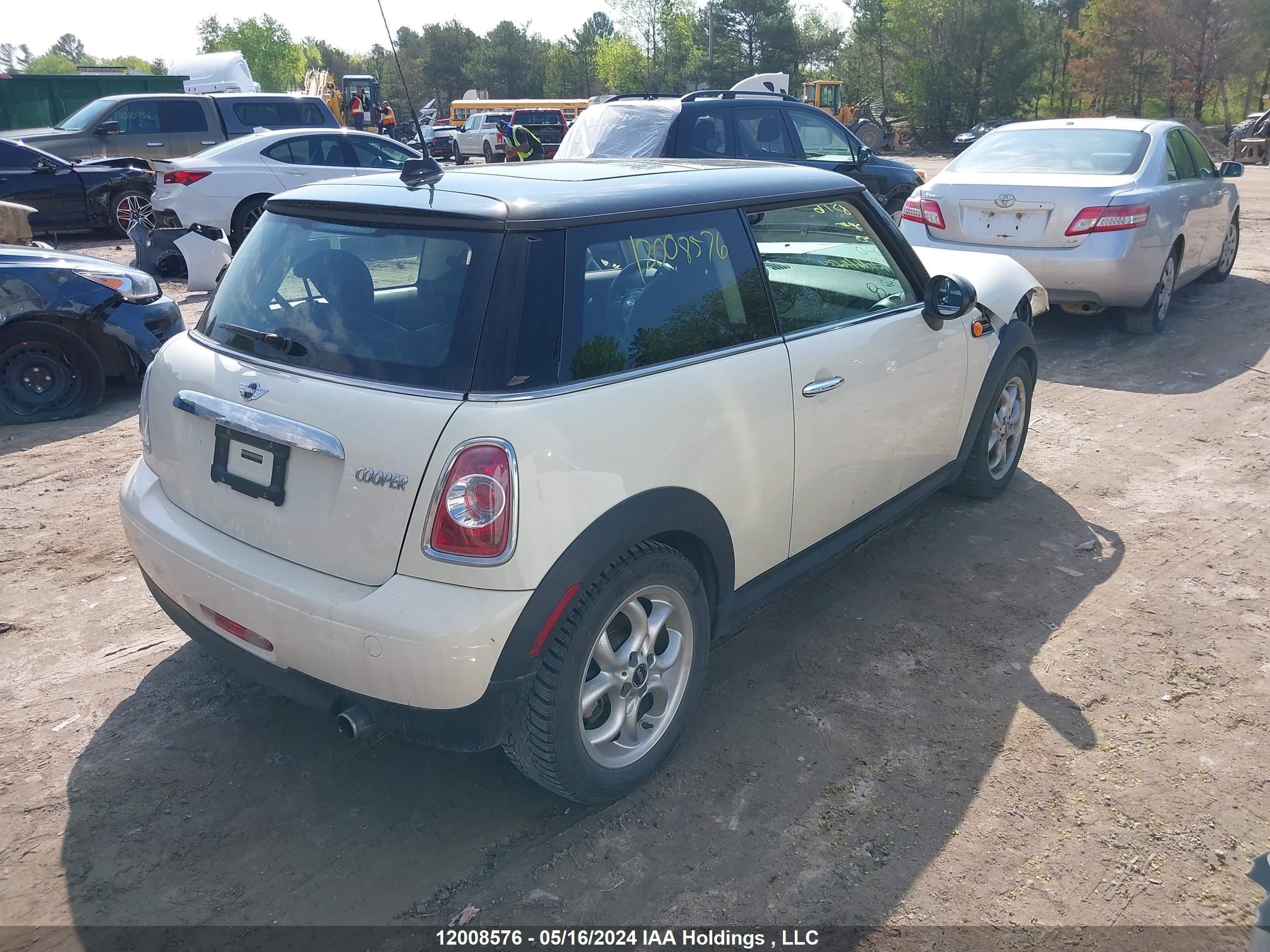 Photo 3 VIN: WMWSU3C56DT681000 - MINI COOPER 