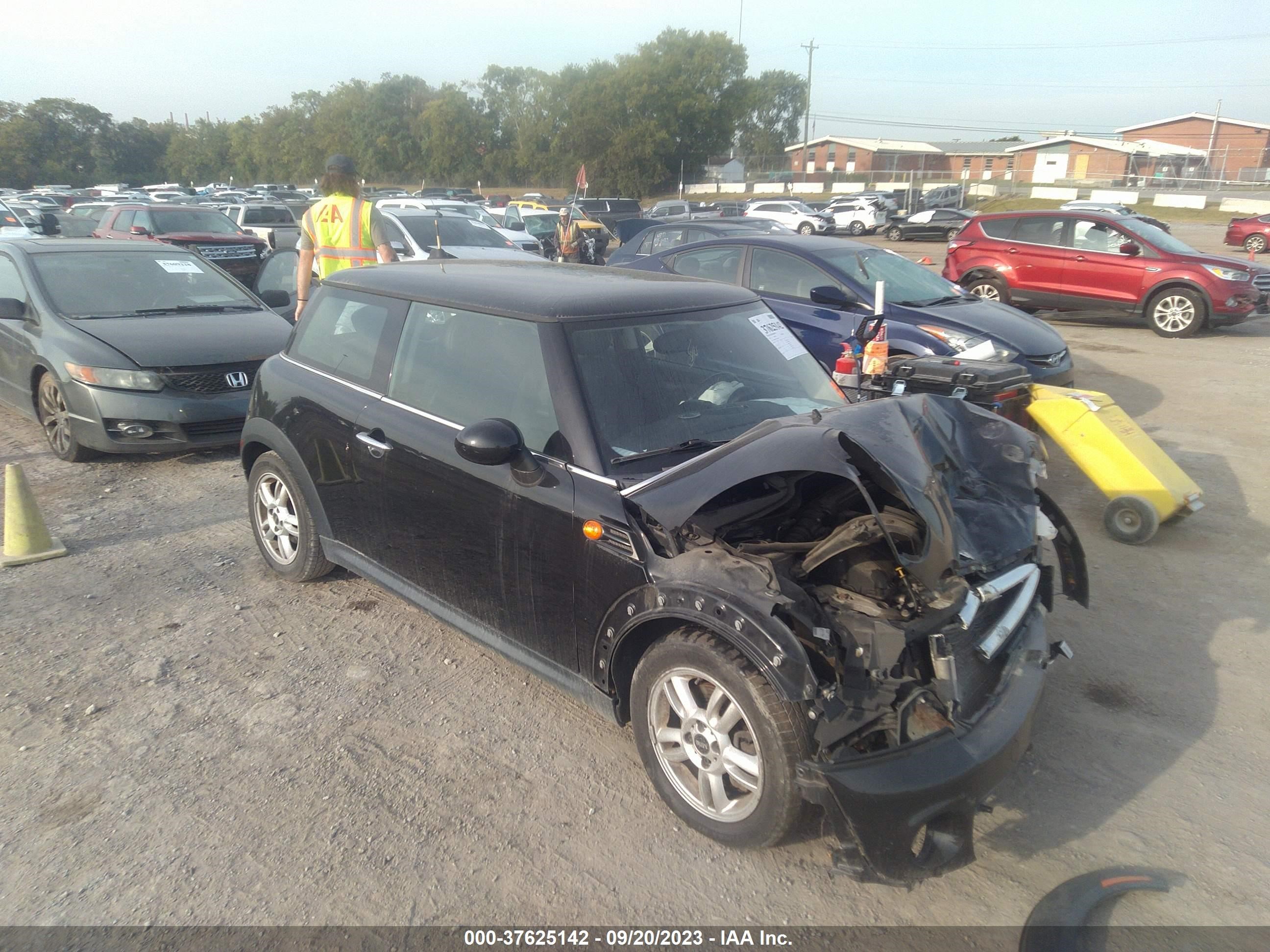 Photo 0 VIN: WMWSU3C57CT368455 - MINI HARD TOP 