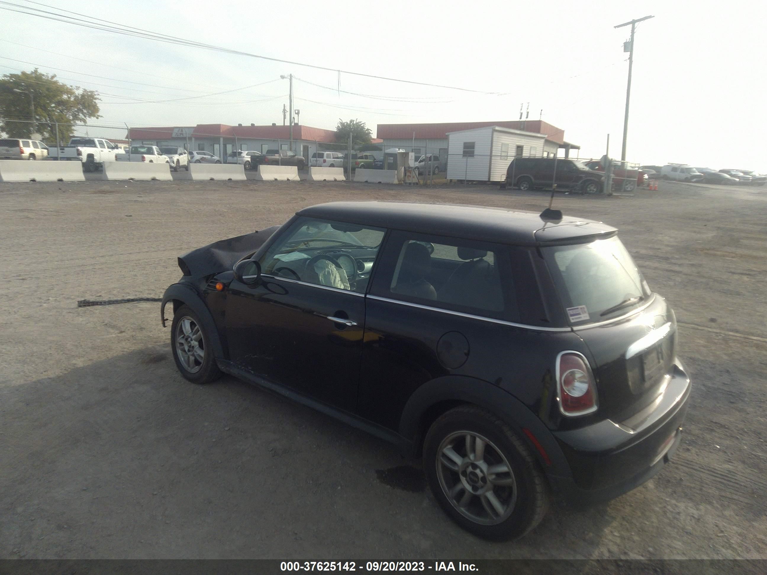 Photo 2 VIN: WMWSU3C57CT368455 - MINI HARD TOP 