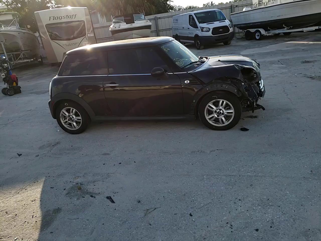 Photo 10 VIN: WMWSU3C58DT678180 - MINI COOPER 