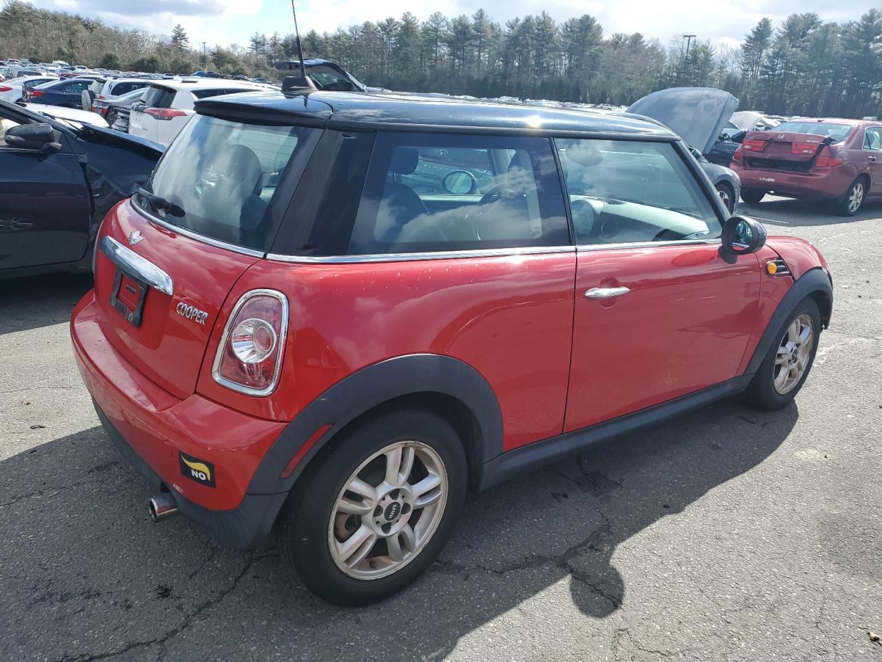 Photo 2 VIN: WMWSU3C58DT683685 - MINI COOPER 