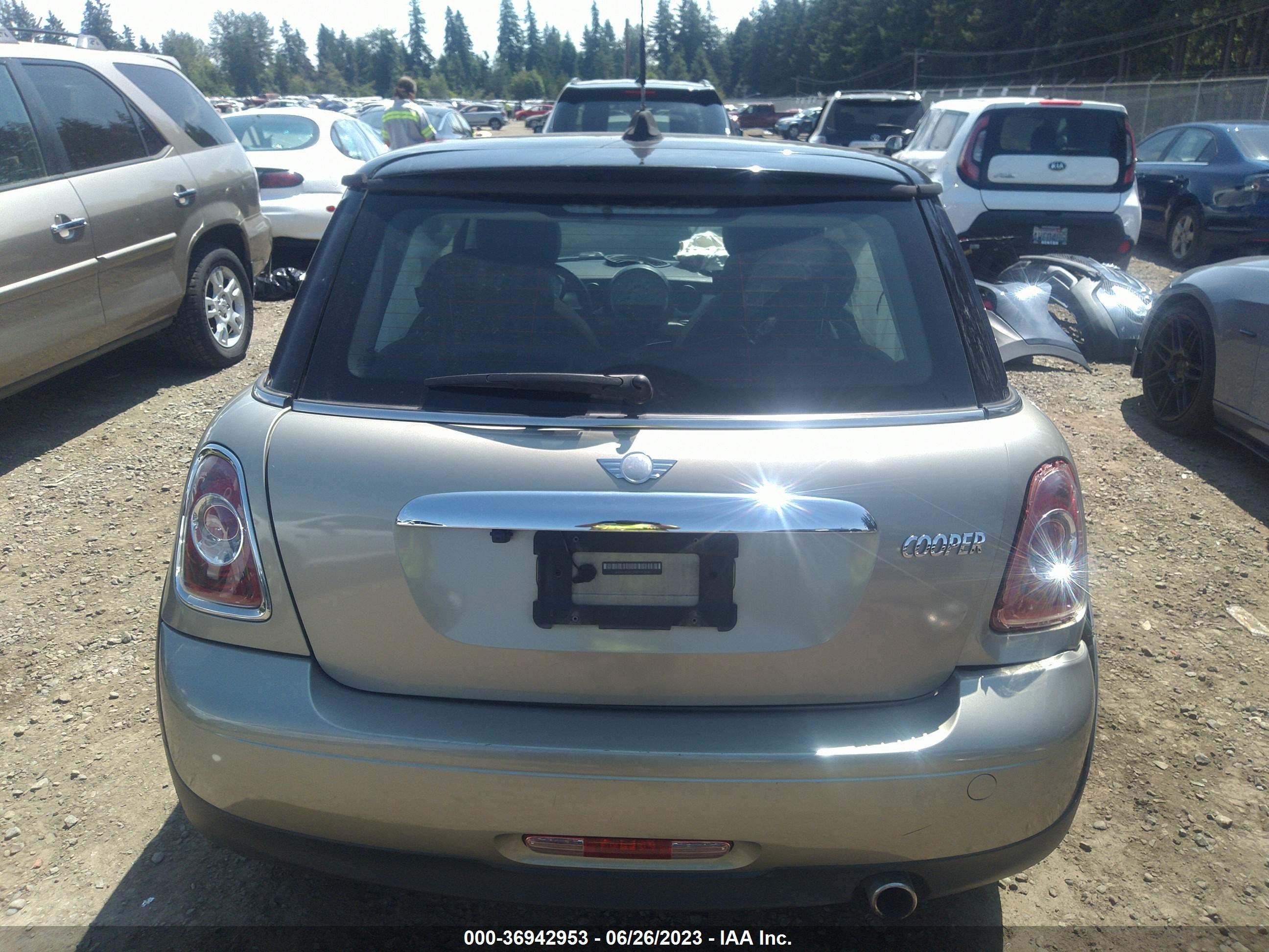 Photo 16 VIN: WMWSU3C59BT092813 - MINI HARD TOP 