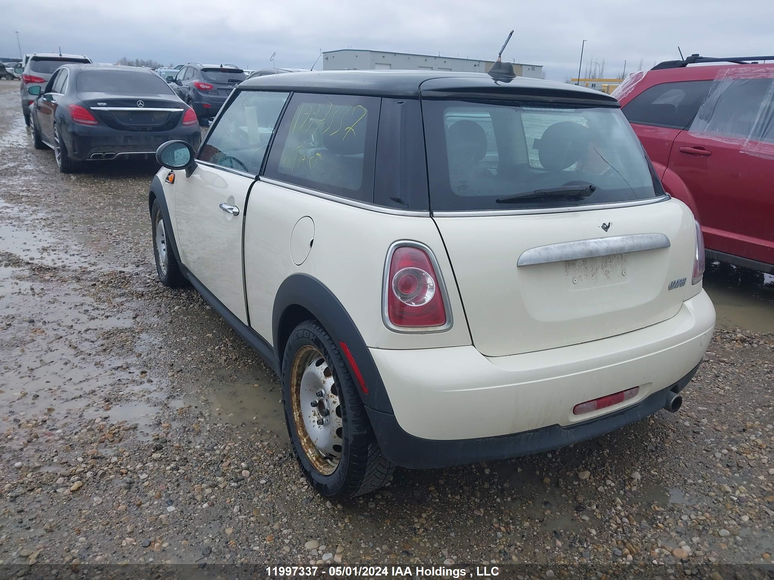 Photo 2 VIN: WMWSU3C59CT255848 - MINI COOPER 