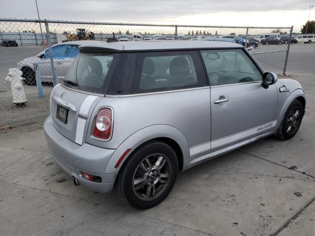 Photo 2 VIN: WMWSU3C5XBT093033 - MINI COOPER 