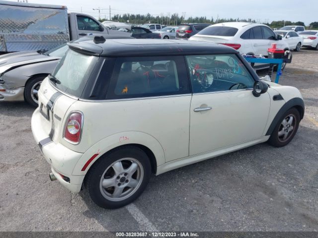 Photo 3 VIN: WMWSU3C5XBT095591 - MINI COOPER 