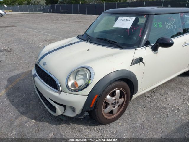 Photo 5 VIN: WMWSU3C5XBT095591 - MINI COOPER 